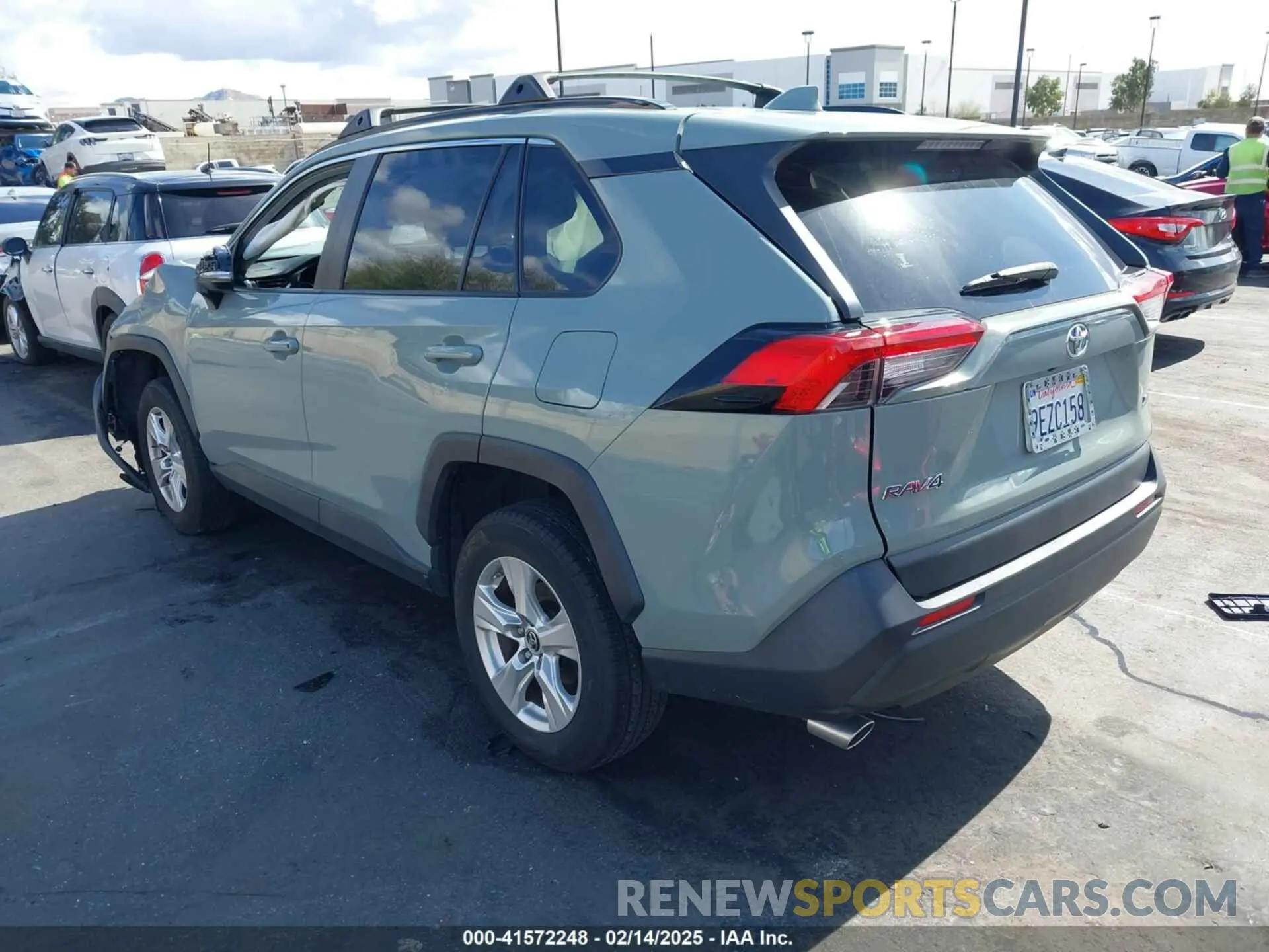 3 Фотография поврежденного автомобиля JTMW1RFV2KD027064 TOYOTA RAV4 2019