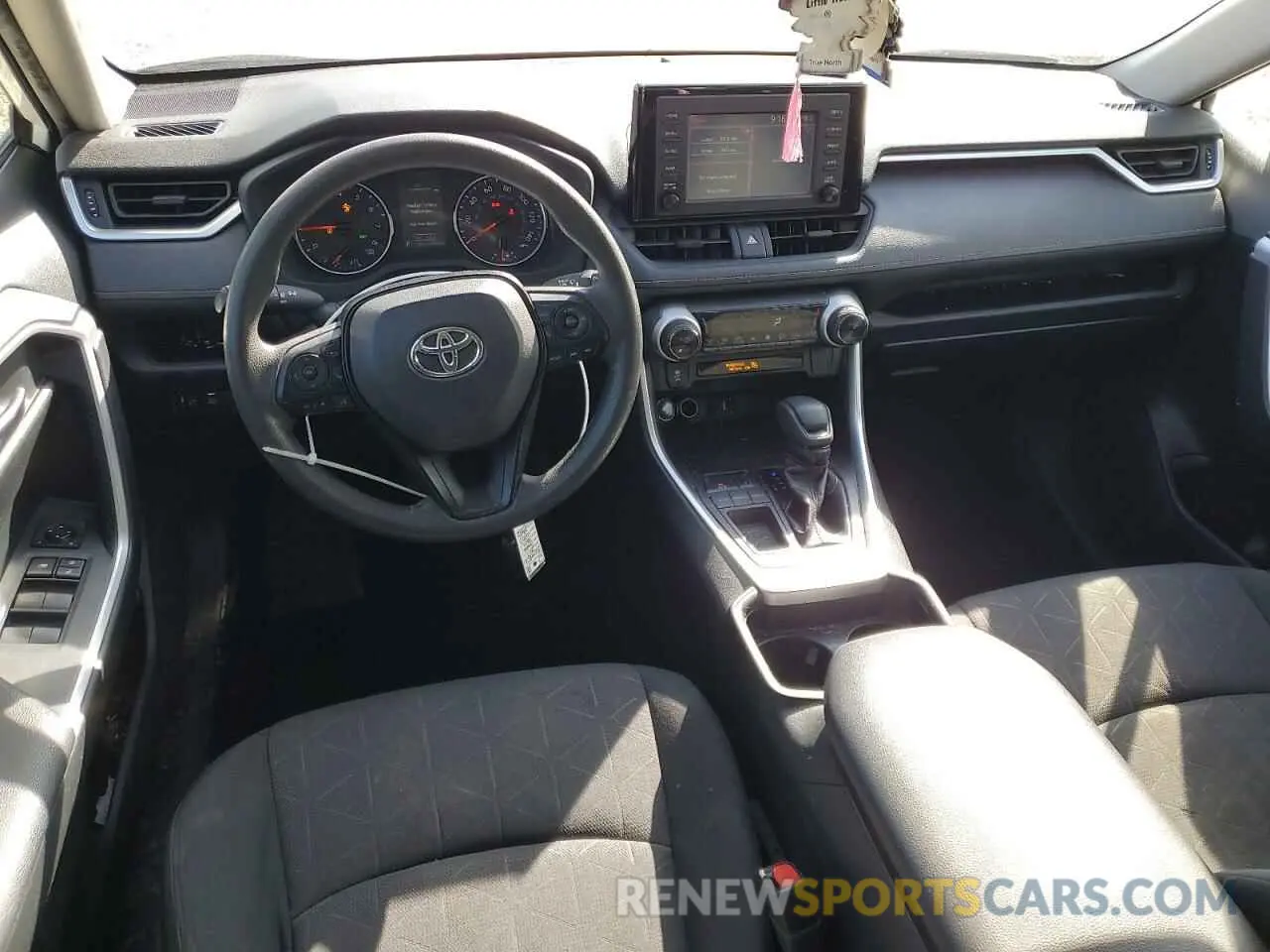 8 Фотография поврежденного автомобиля JTMW1RFV2KD500154 TOYOTA RAV4 2019