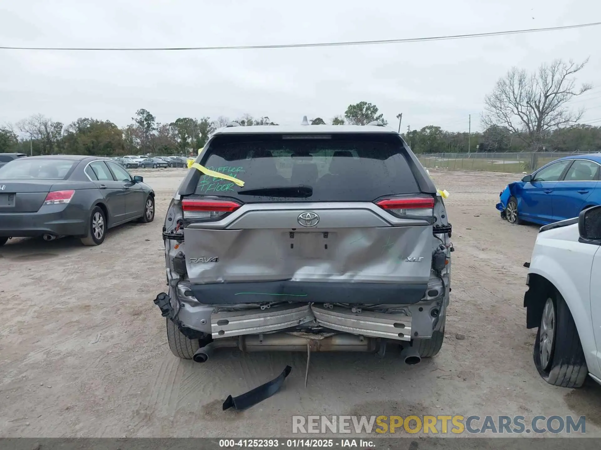 17 Фотография поврежденного автомобиля JTMW1RFV2KD505239 TOYOTA RAV4 2019