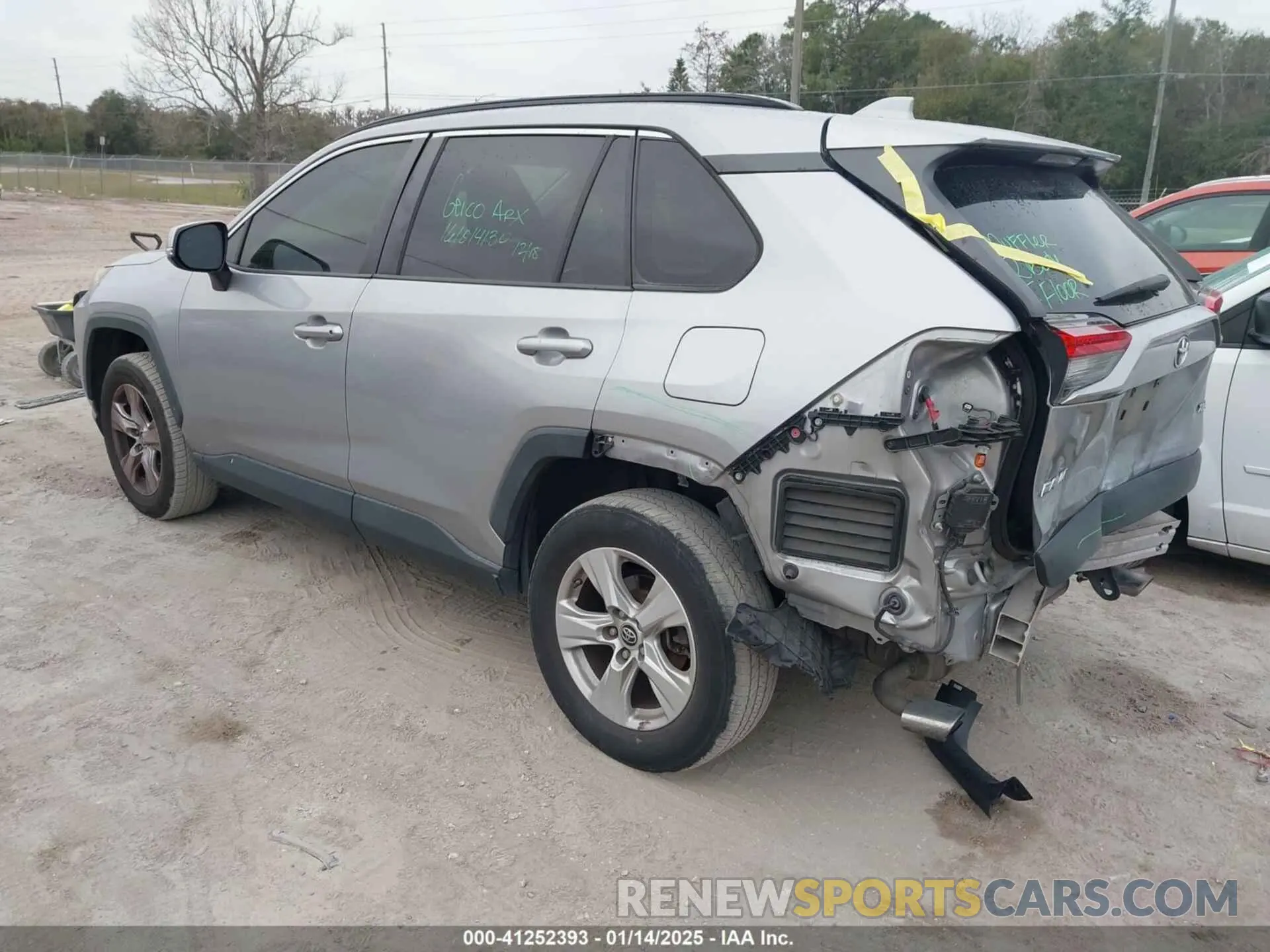 3 Фотография поврежденного автомобиля JTMW1RFV2KD505239 TOYOTA RAV4 2019