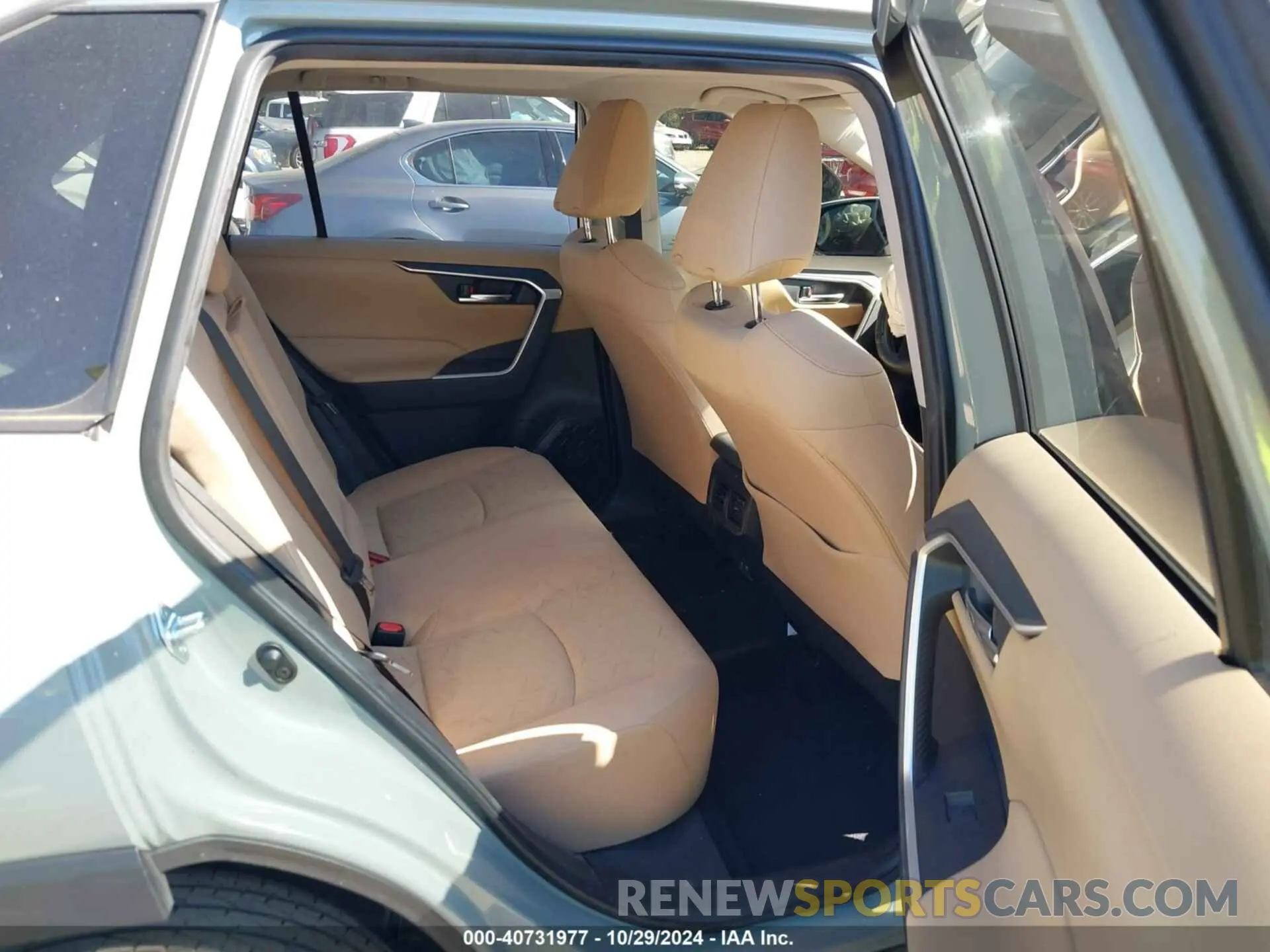 8 Фотография поврежденного автомобиля JTMW1RFV3KD007356 TOYOTA RAV4 2019