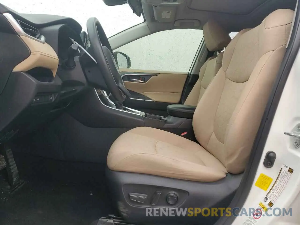 7 Фотография поврежденного автомобиля JTMW1RFV3KD014971 TOYOTA RAV4 2019
