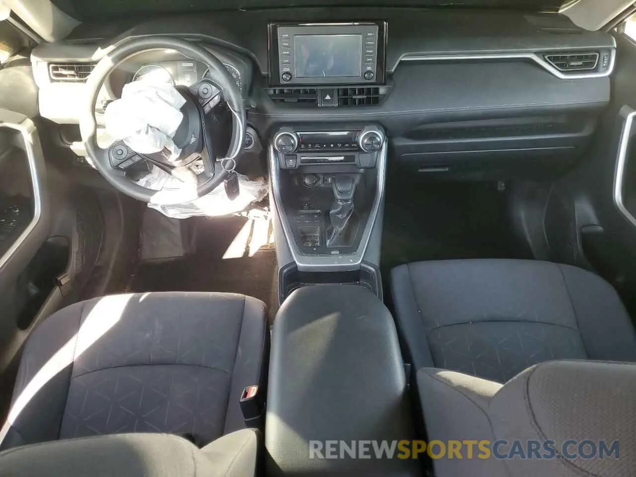 8 Photograph of a damaged car JTMW1RFV3KD016817 TOYOTA RAV4 2019