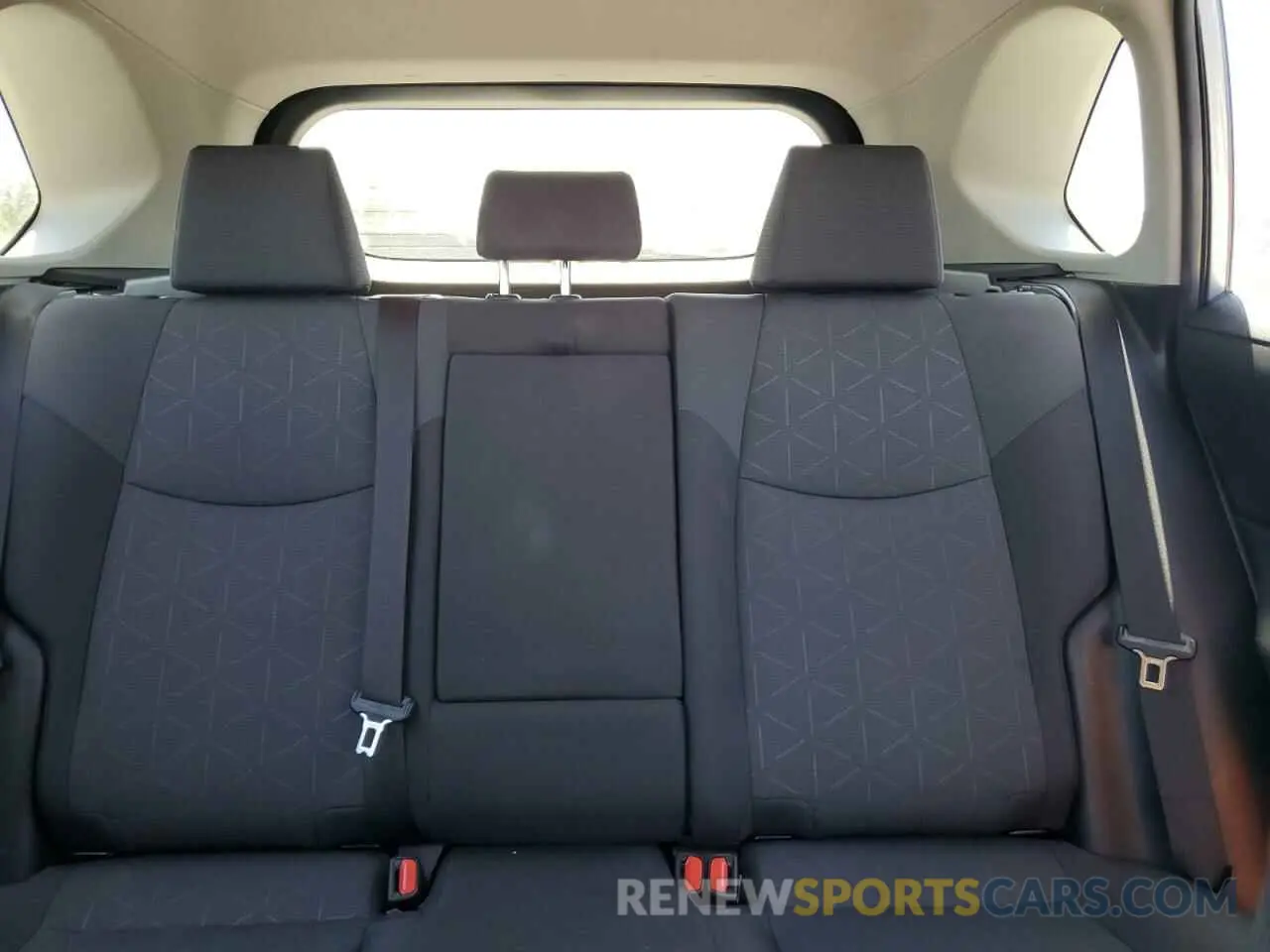 10 Photograph of a damaged car JTMW1RFV3KD038428 TOYOTA RAV4 2019