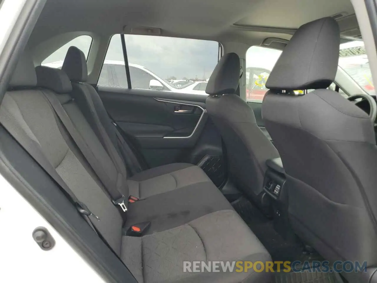 6 Фотография поврежденного автомобиля JTMW1RFV4KD010931 TOYOTA RAV4 2019