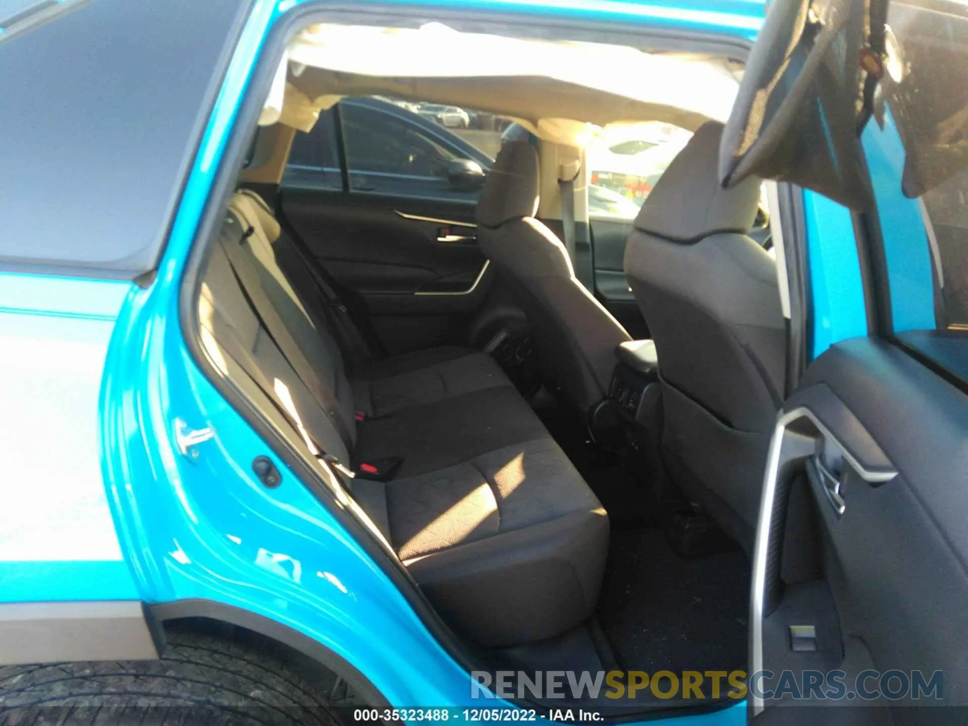 8 Фотография поврежденного автомобиля JTMW1RFV4KD506750 TOYOTA RAV4 2019