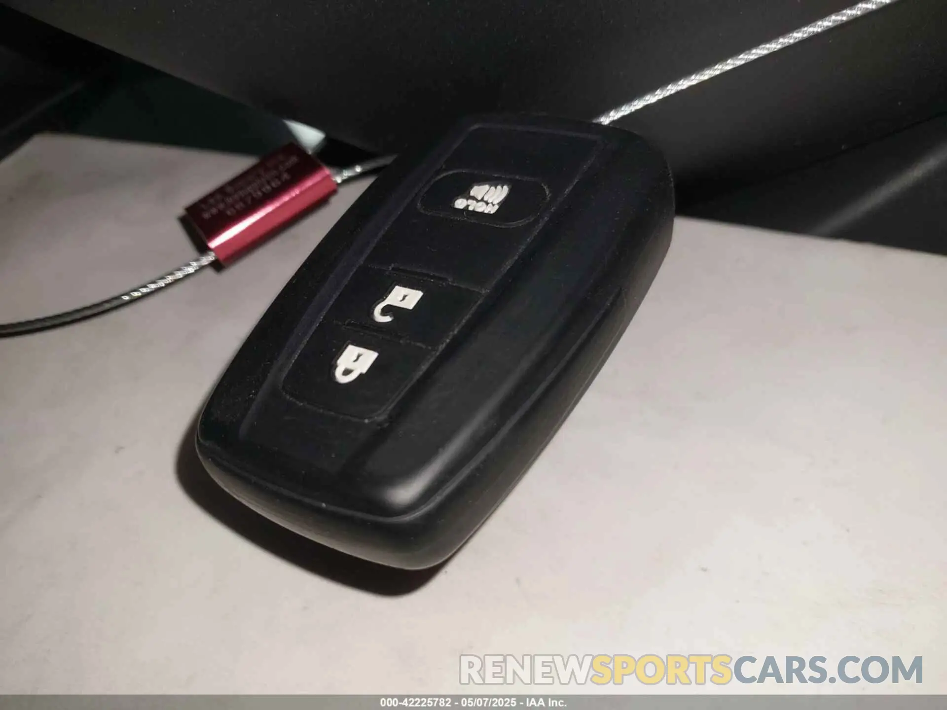 11 Photograph of a damaged car JTMW1RFV5KD003681 TOYOTA RAV4 2019