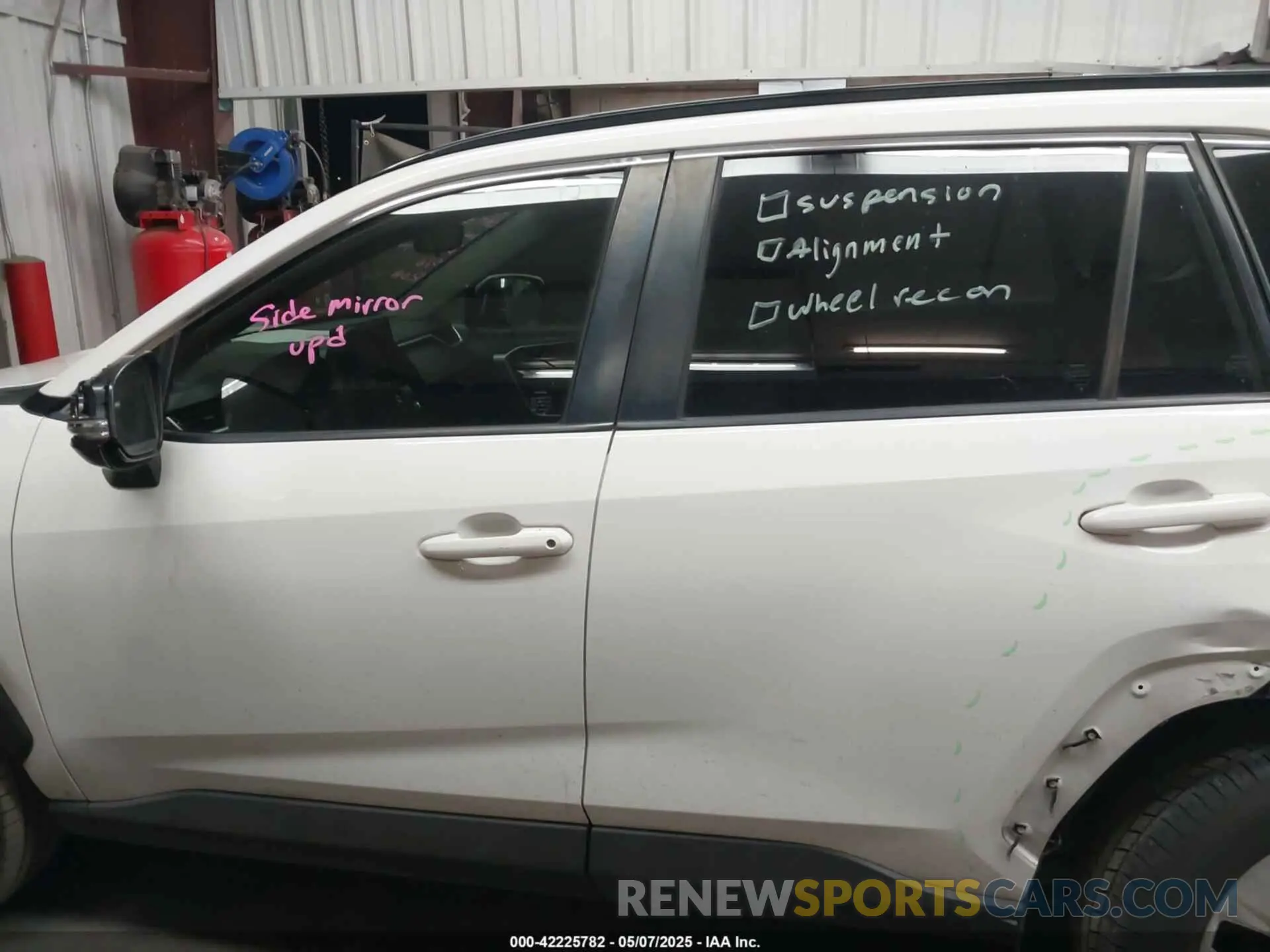 14 Photograph of a damaged car JTMW1RFV5KD003681 TOYOTA RAV4 2019