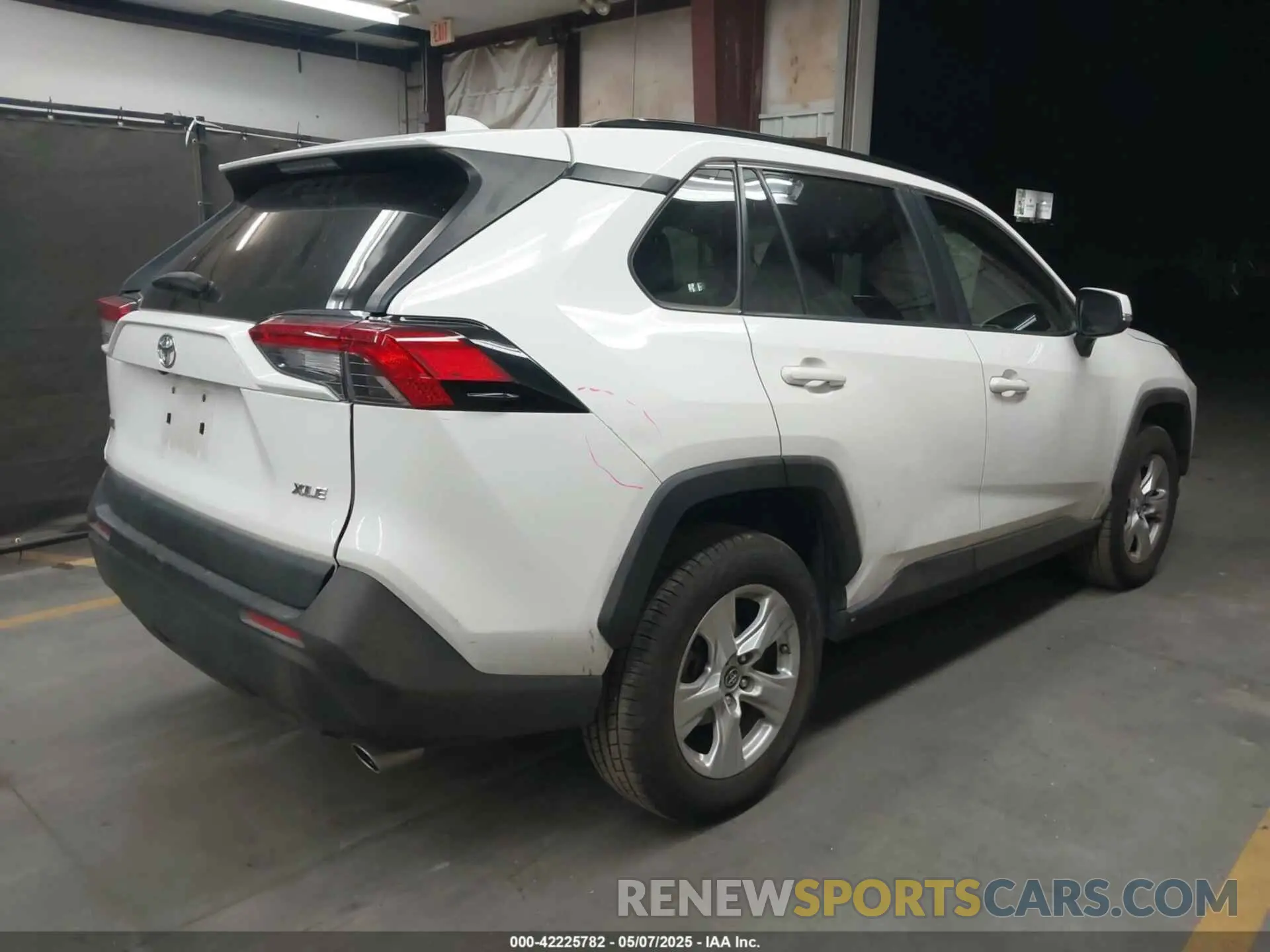 4 Photograph of a damaged car JTMW1RFV5KD003681 TOYOTA RAV4 2019