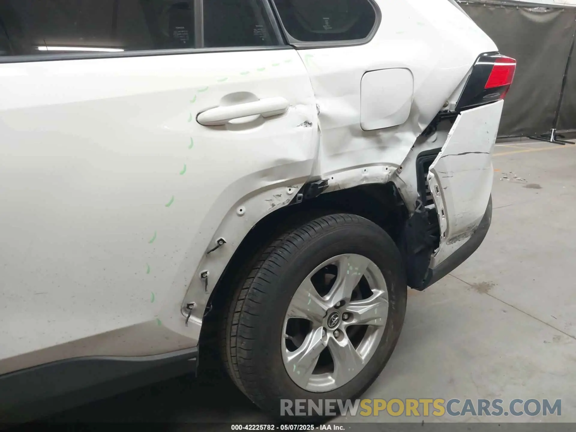 6 Photograph of a damaged car JTMW1RFV5KD003681 TOYOTA RAV4 2019