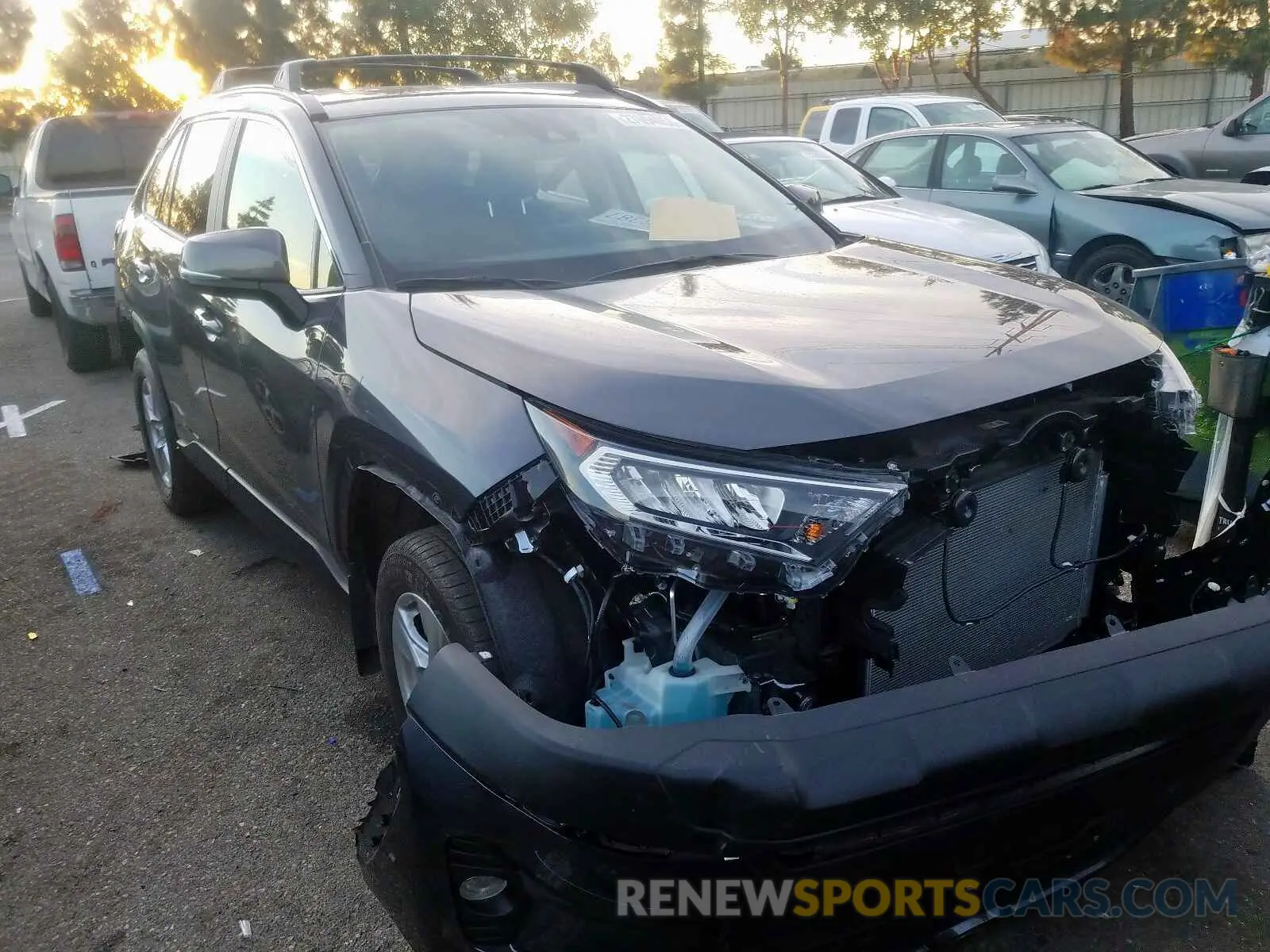 1 Фотография поврежденного автомобиля JTMW1RFV5KD009867 TOYOTA RAV4 2019