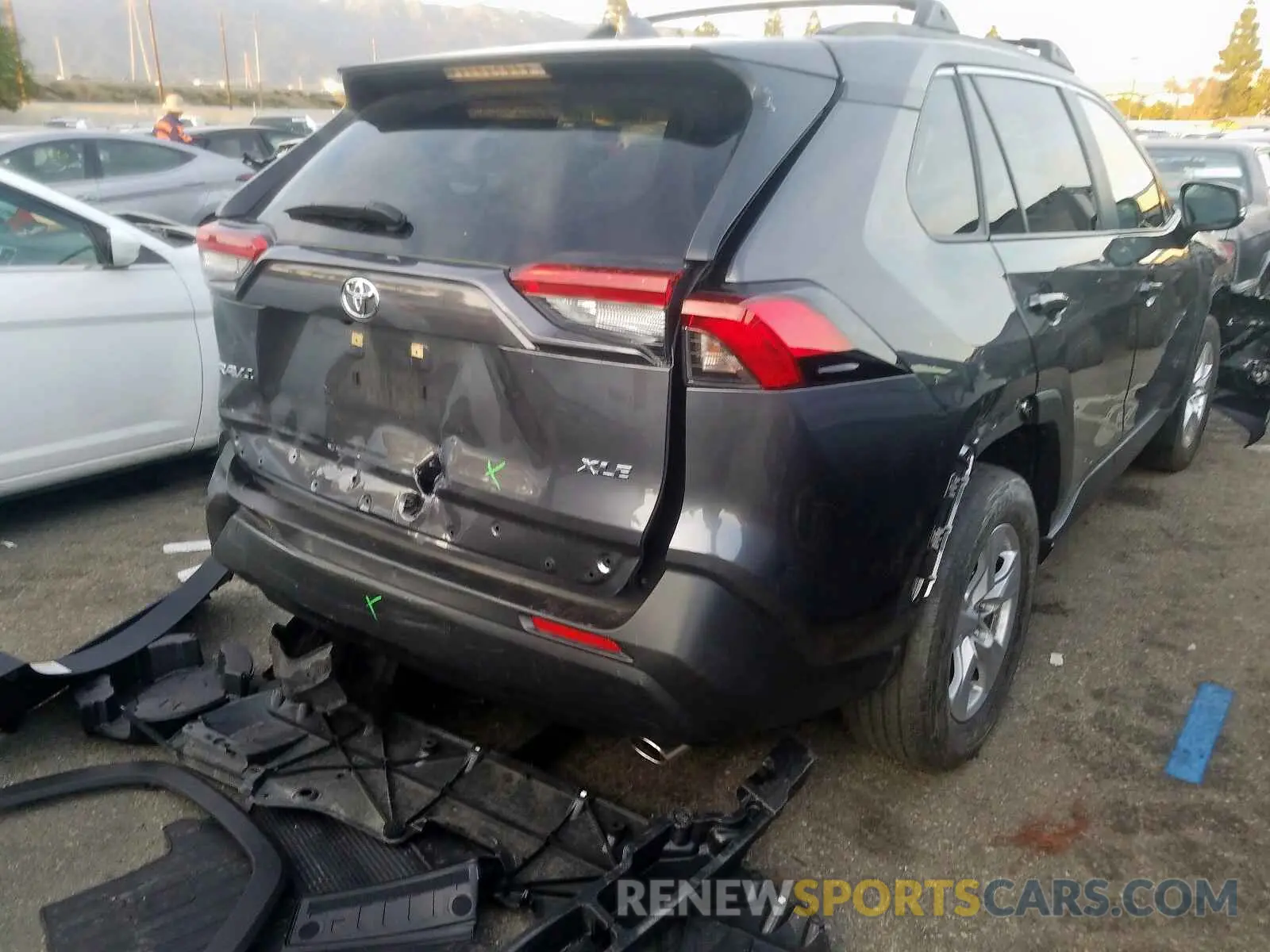 4 Фотография поврежденного автомобиля JTMW1RFV5KD009867 TOYOTA RAV4 2019
