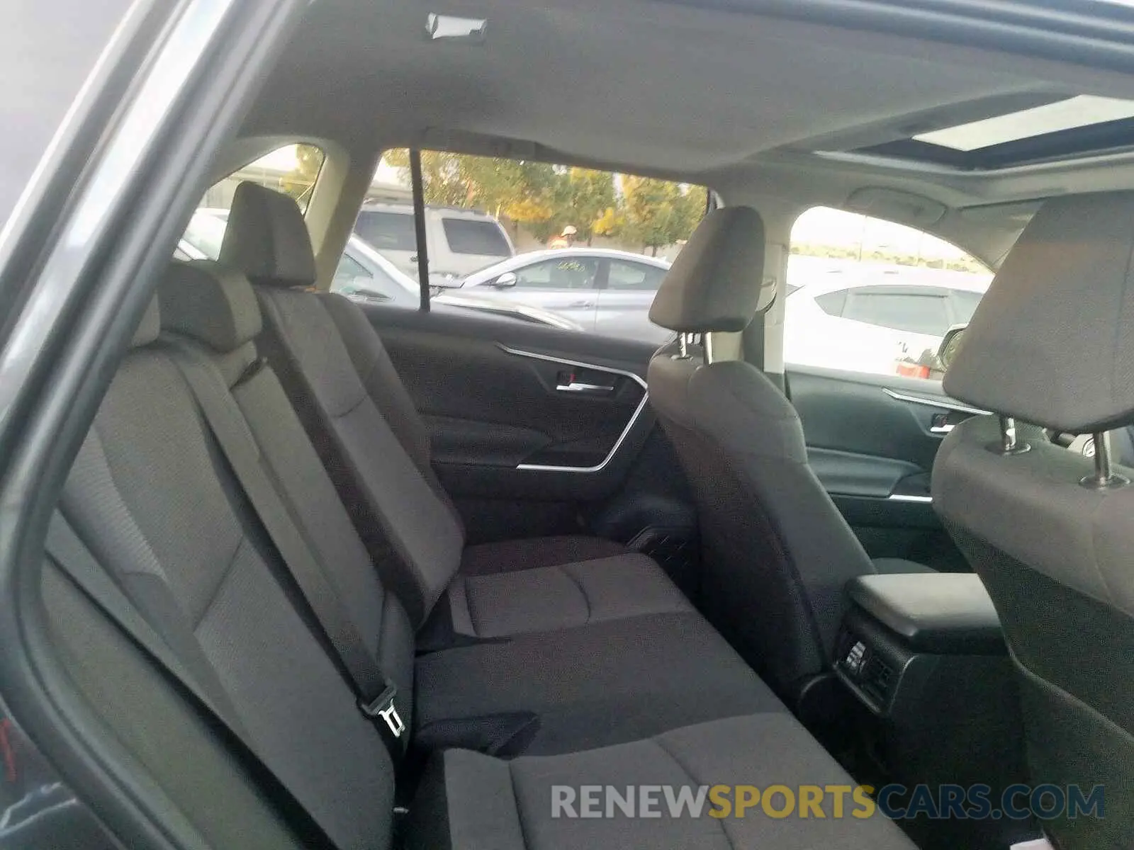 6 Фотография поврежденного автомобиля JTMW1RFV5KD009867 TOYOTA RAV4 2019