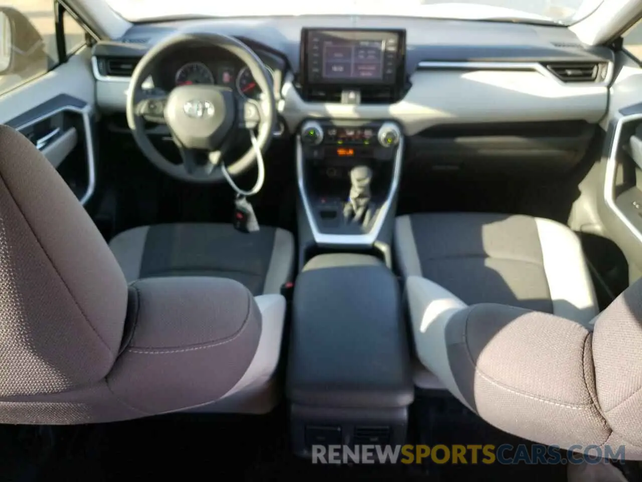 8 Photograph of a damaged car JTMW1RFV5KD038446 TOYOTA RAV4 2019