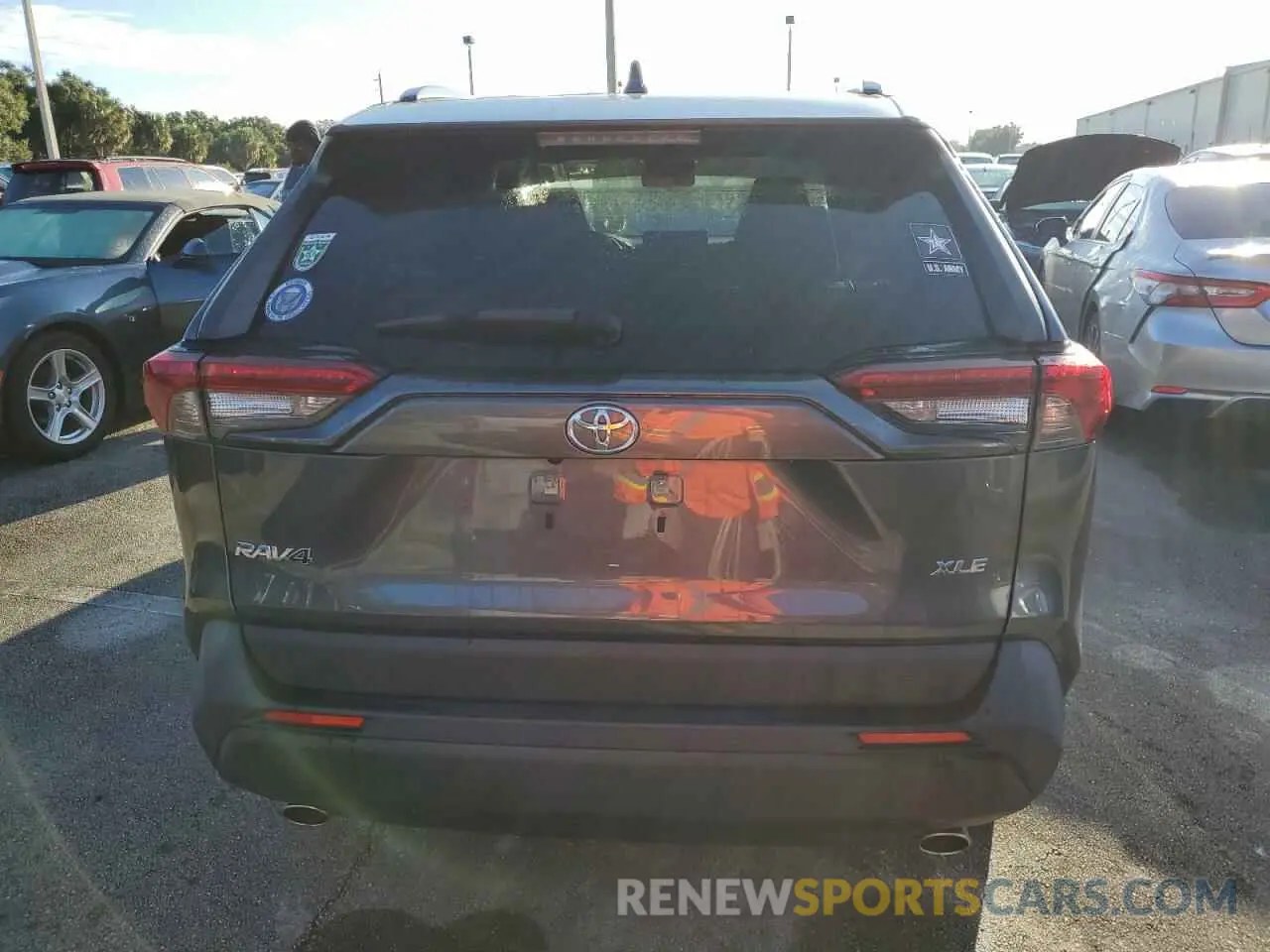6 Фотография поврежденного автомобиля JTMW1RFV5KD501766 TOYOTA RAV4 2019
