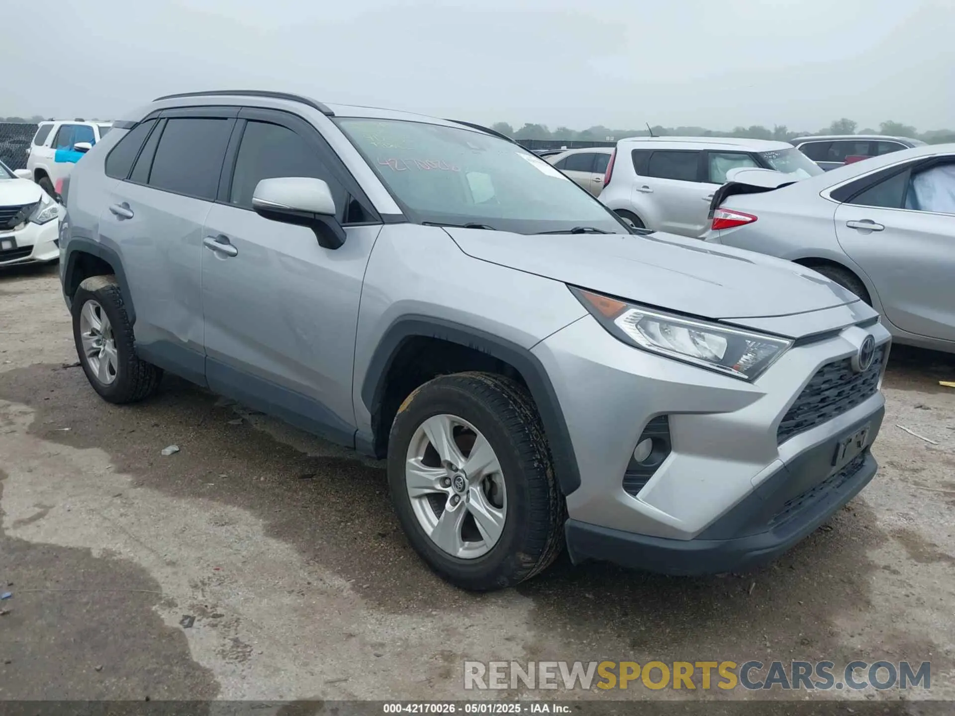 1 Photograph of a damaged car JTMW1RFV5KJ011930 TOYOTA RAV4 2019
