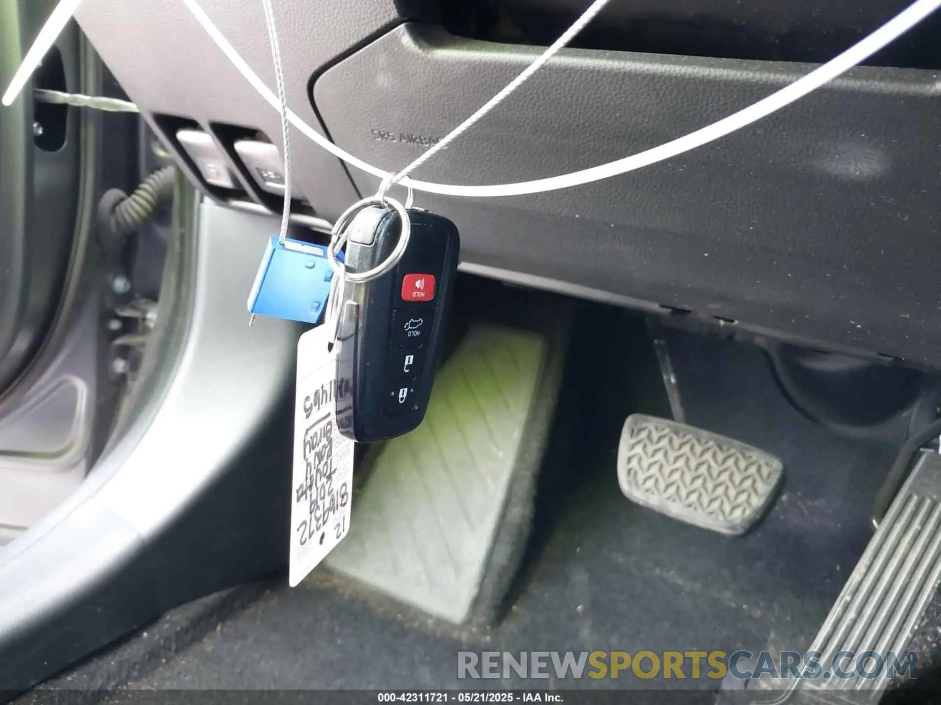 11 Фотография поврежденного автомобиля JTMW1RFV6KD011465 TOYOTA RAV4 2019