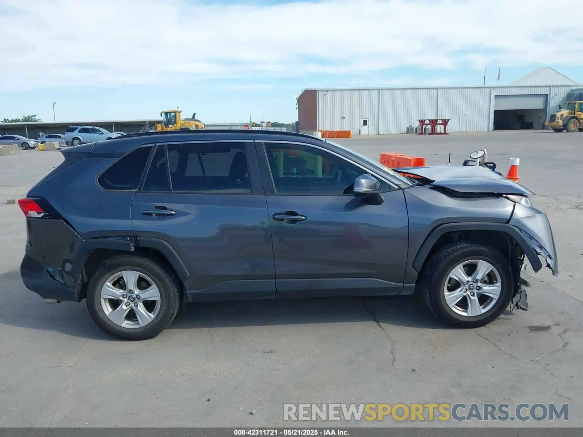 13 Фотография поврежденного автомобиля JTMW1RFV6KD011465 TOYOTA RAV4 2019
