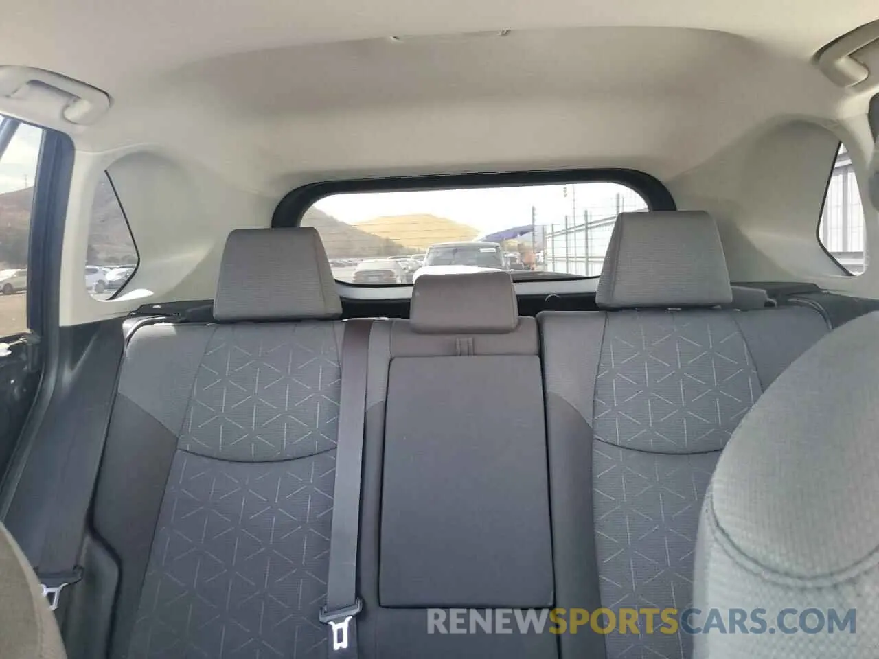 10 Photograph of a damaged car JTMW1RFV6KD025298 TOYOTA RAV4 2019