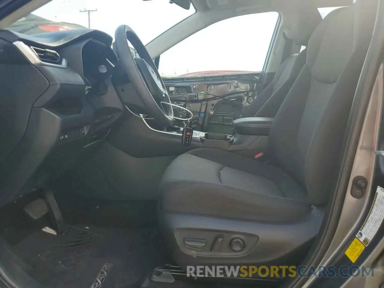 7 Photograph of a damaged car JTMW1RFV6KD025298 TOYOTA RAV4 2019