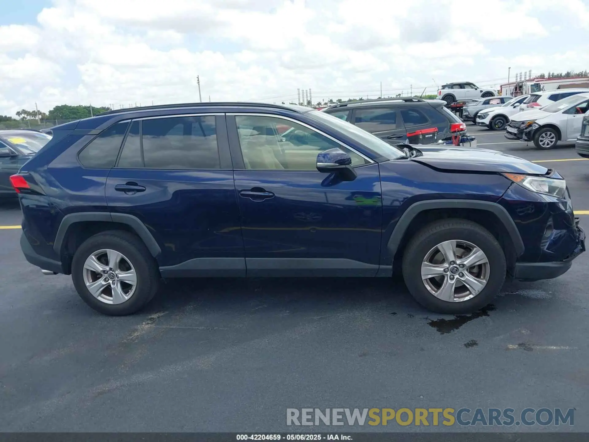 13 Фотография поврежденного автомобиля JTMW1RFV6KD502439 TOYOTA RAV4 2019