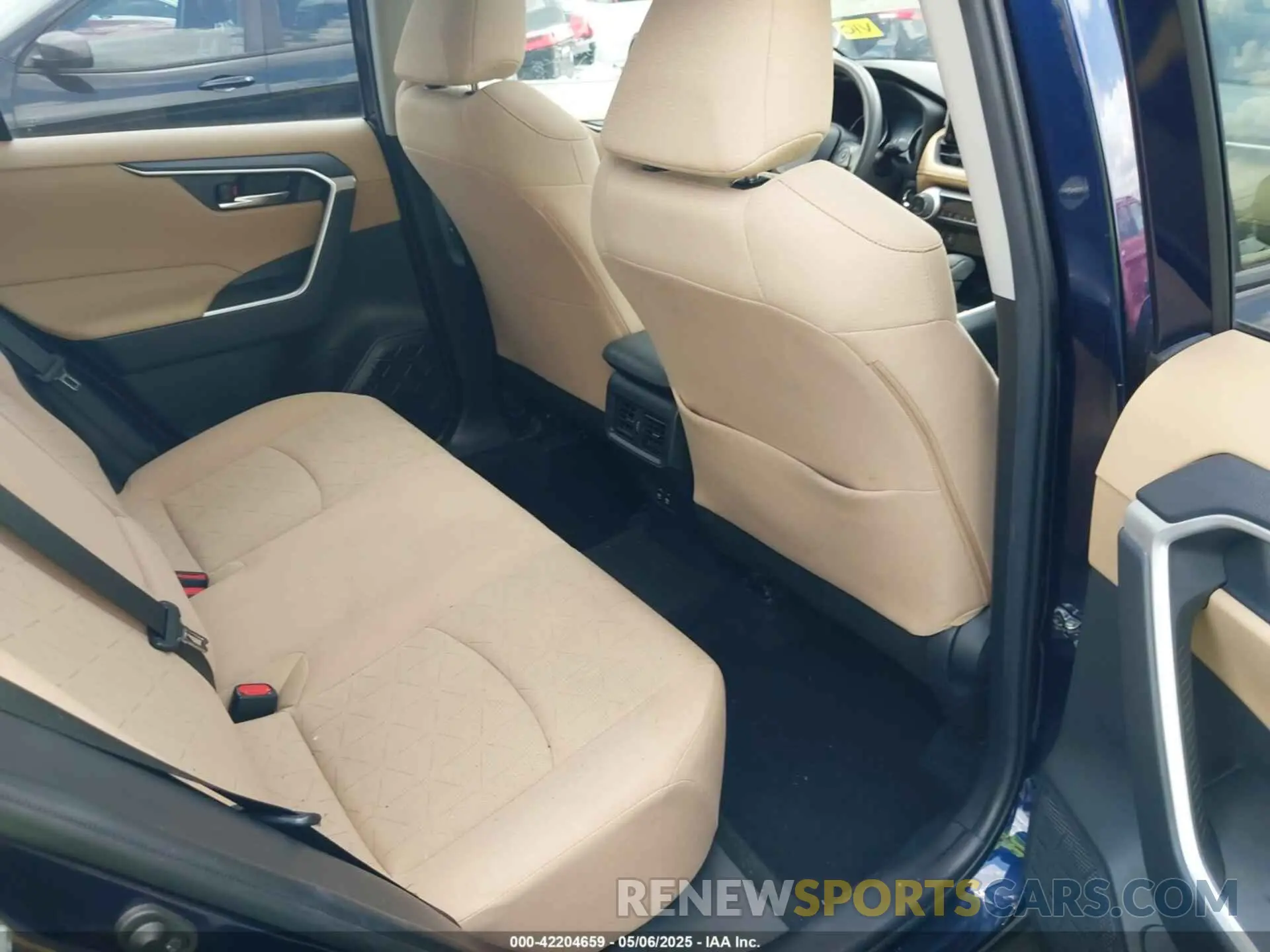 8 Фотография поврежденного автомобиля JTMW1RFV6KD502439 TOYOTA RAV4 2019