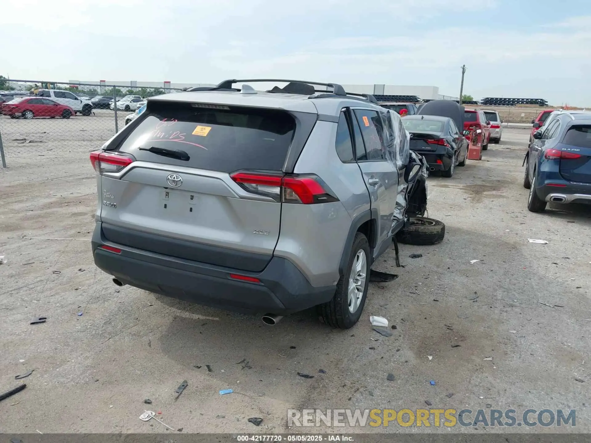 4 Photograph of a damaged car JTMW1RFV6KD504398 TOYOTA RAV4 2019