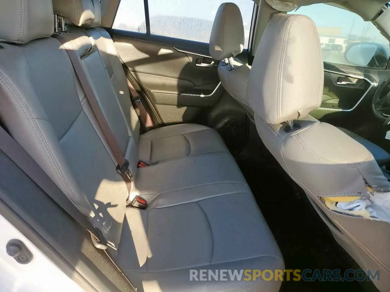 11 Photograph of a damaged car JTMW1RFV6KD512405 TOYOTA RAV4 2019