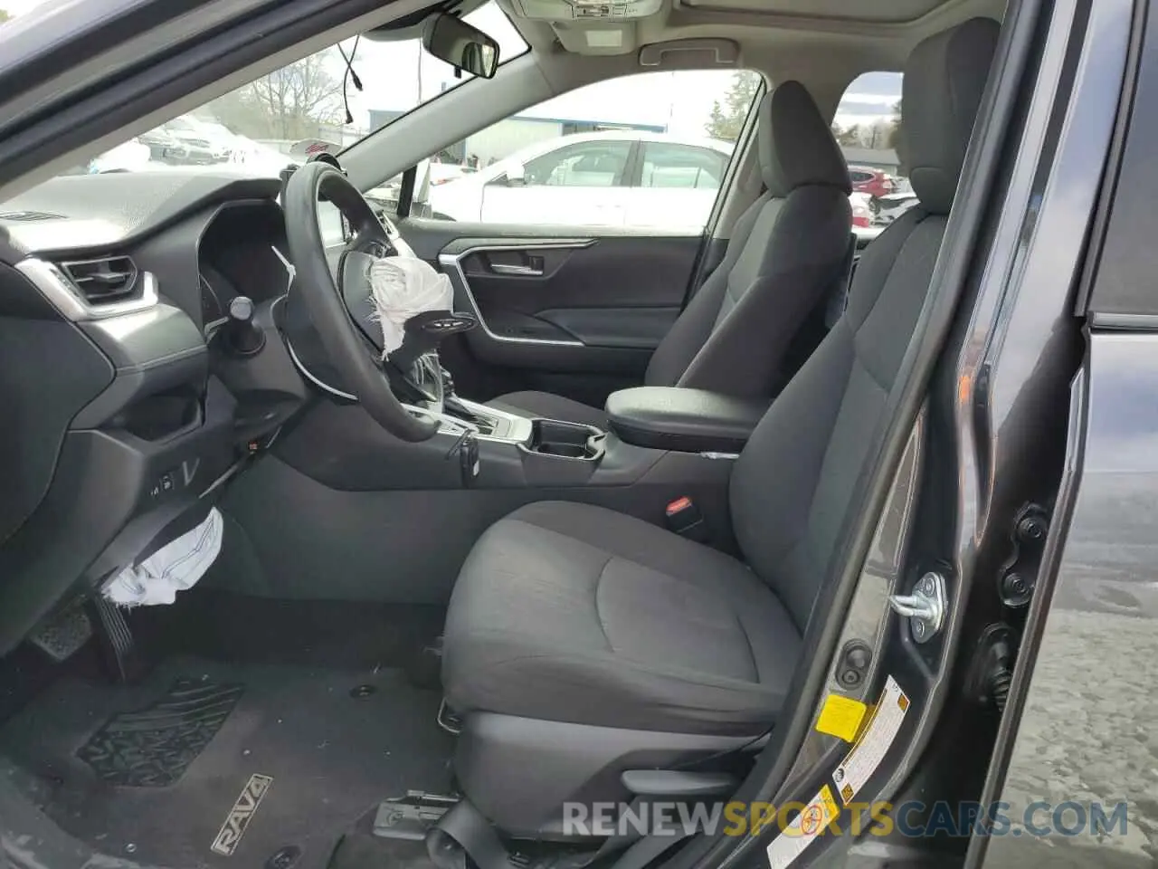7 Фотография поврежденного автомобиля JTMW1RFV6KJ005909 TOYOTA RAV4 2019