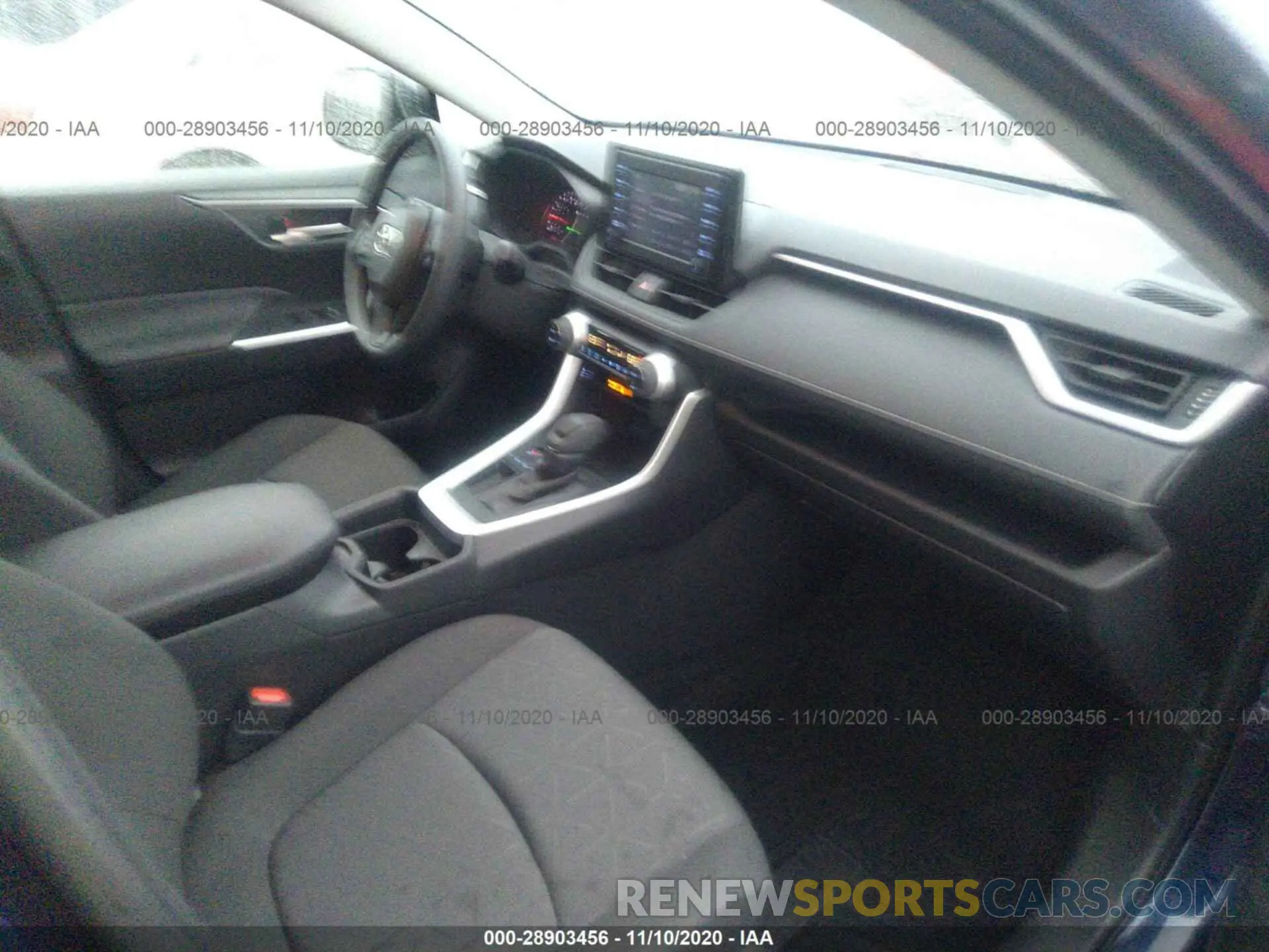 5 Photograph of a damaged car JTMW1RFV7KD031739 TOYOTA RAV4 2019