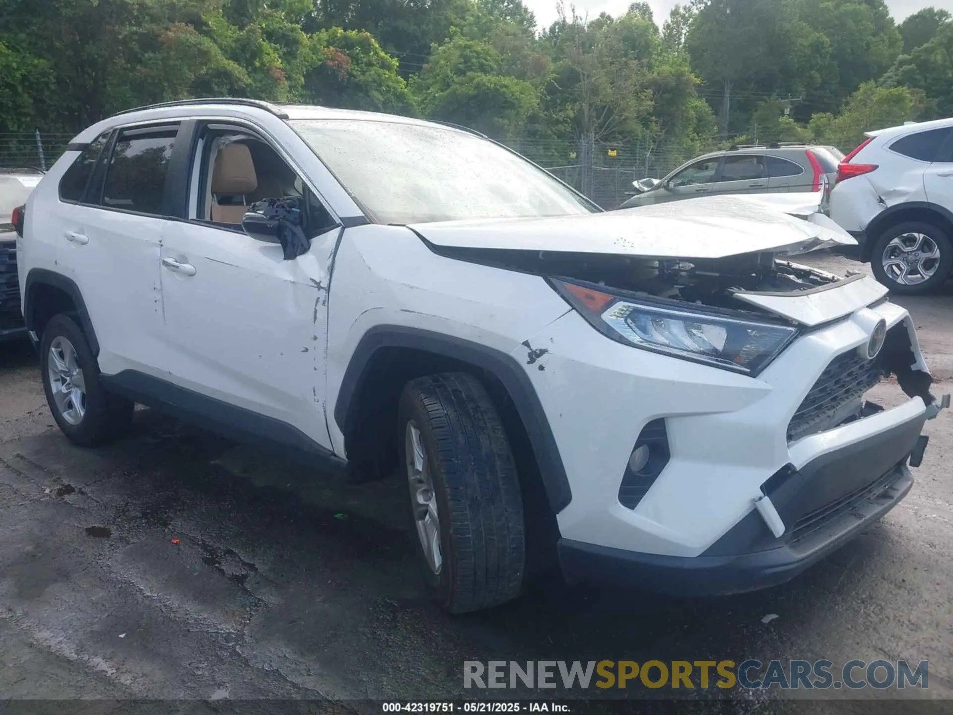 1 Photograph of a damaged car JTMW1RFV7KD041736 TOYOTA RAV4 2019