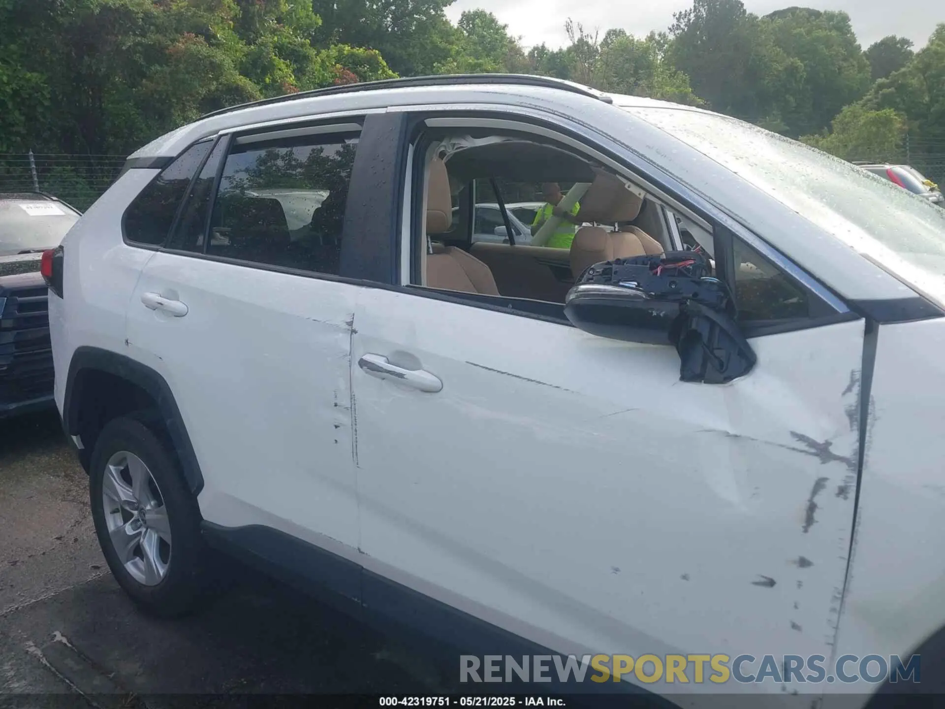 12 Photograph of a damaged car JTMW1RFV7KD041736 TOYOTA RAV4 2019