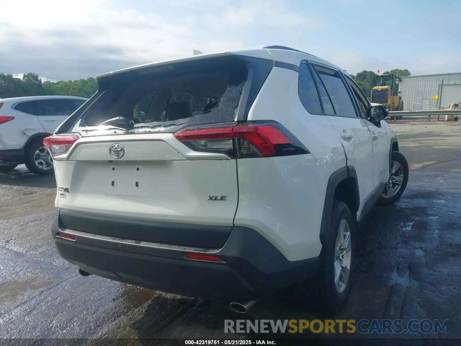 4 Photograph of a damaged car JTMW1RFV7KD041736 TOYOTA RAV4 2019