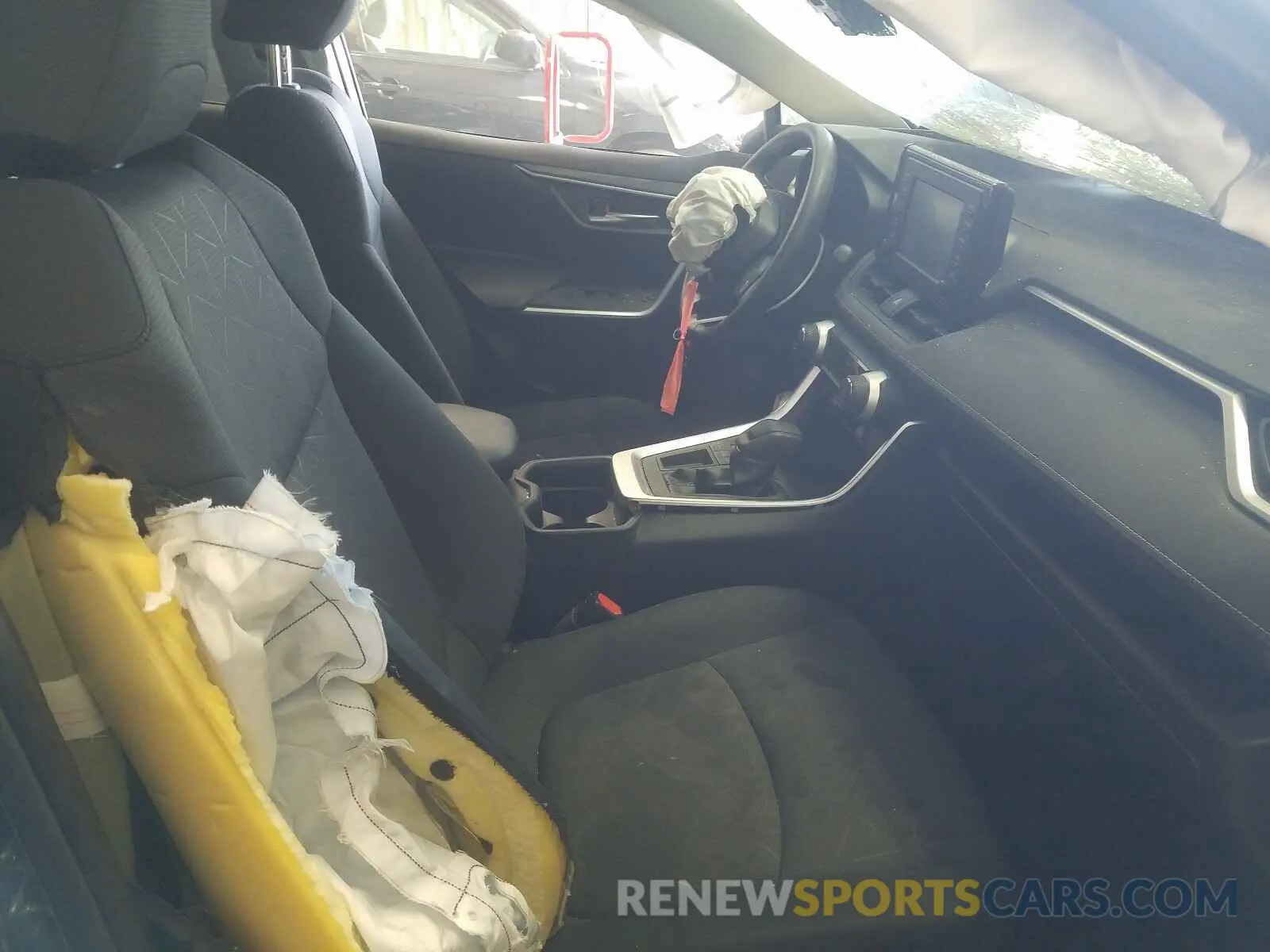 5 Photograph of a damaged car JTMW1RFV7KD502143 TOYOTA RAV4 2019