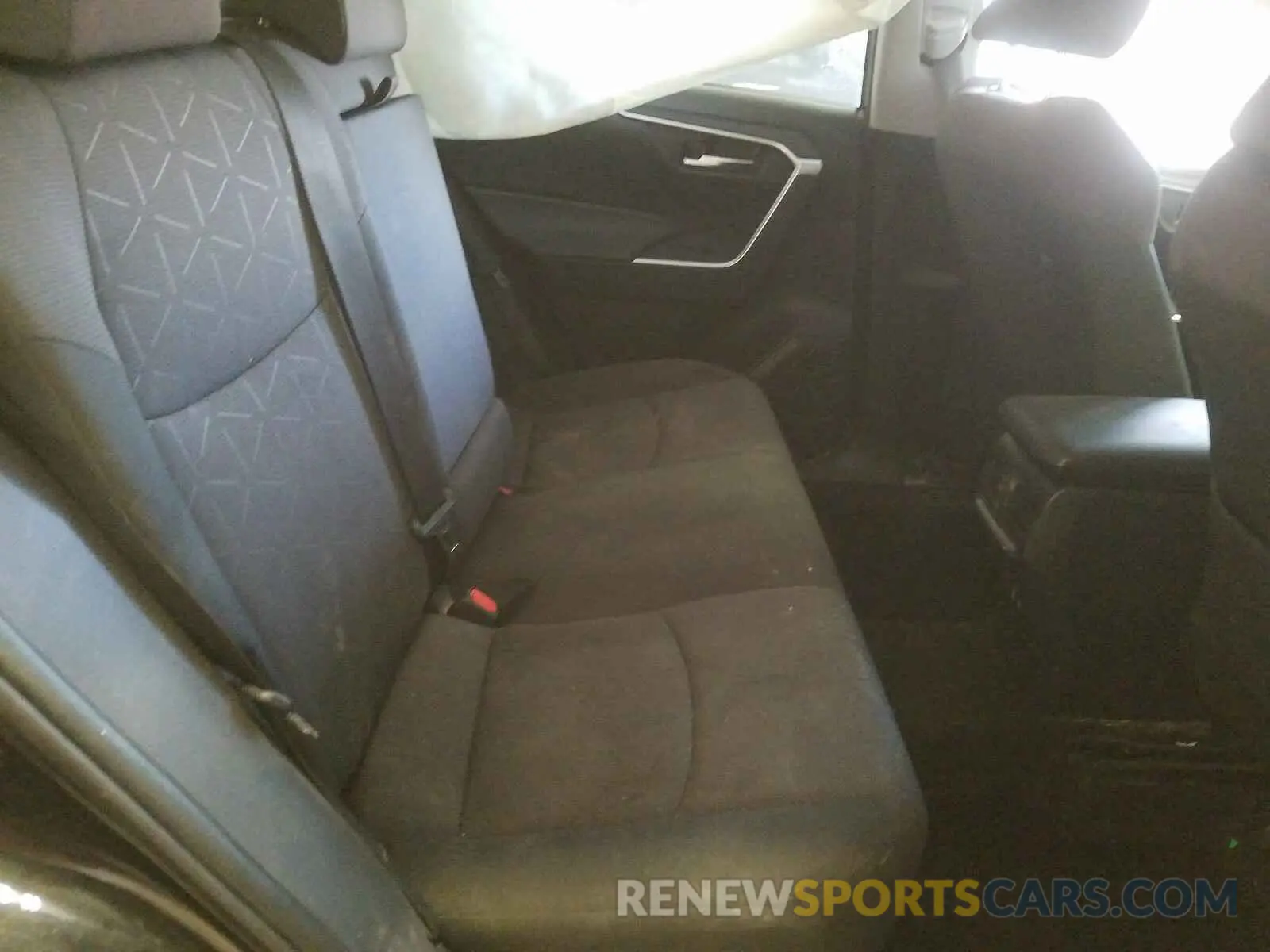 6 Photograph of a damaged car JTMW1RFV7KD502143 TOYOTA RAV4 2019