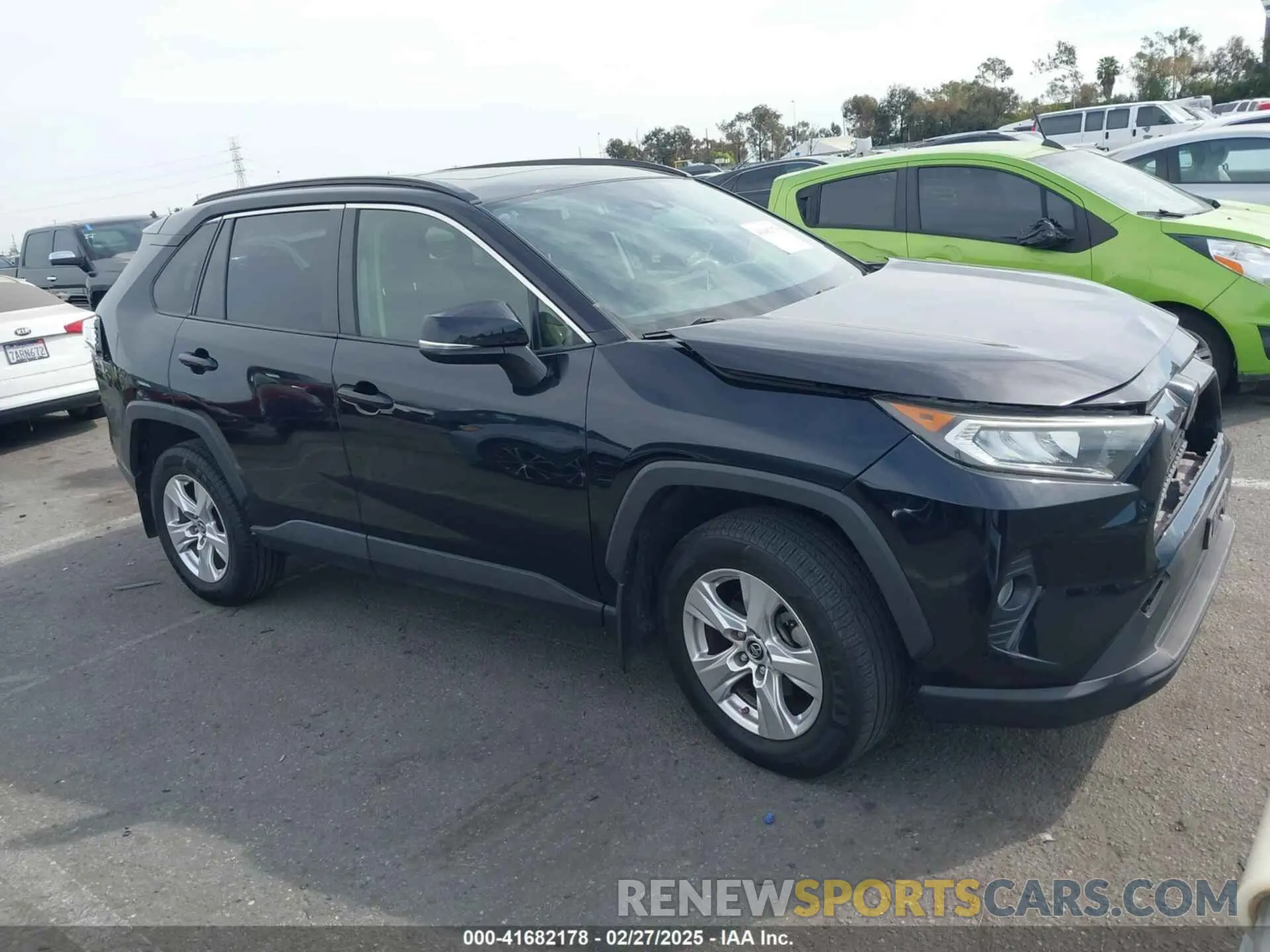 1 Photograph of a damaged car JTMW1RFV7KJ011556 TOYOTA RAV4 2019