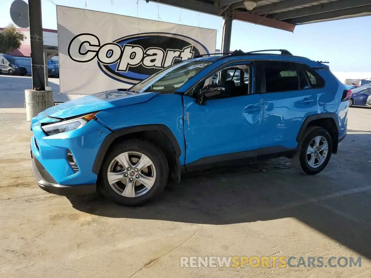 1 Photograph of a damaged car JTMW1RFV8KD015808 TOYOTA RAV4 2019