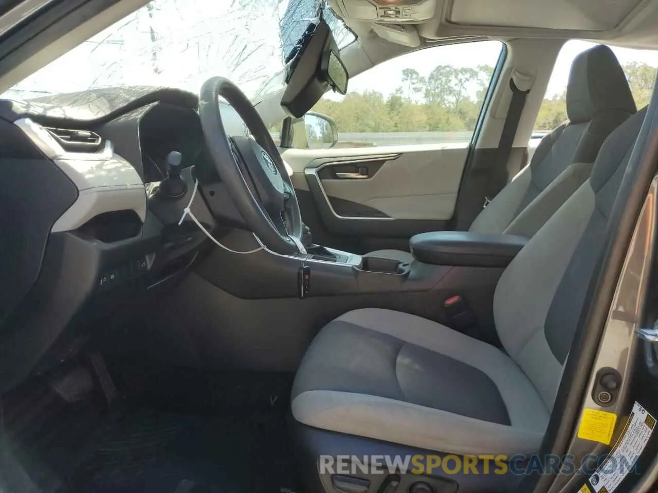 7 Фотография поврежденного автомобиля JTMW1RFV8KD017042 TOYOTA RAV4 2019