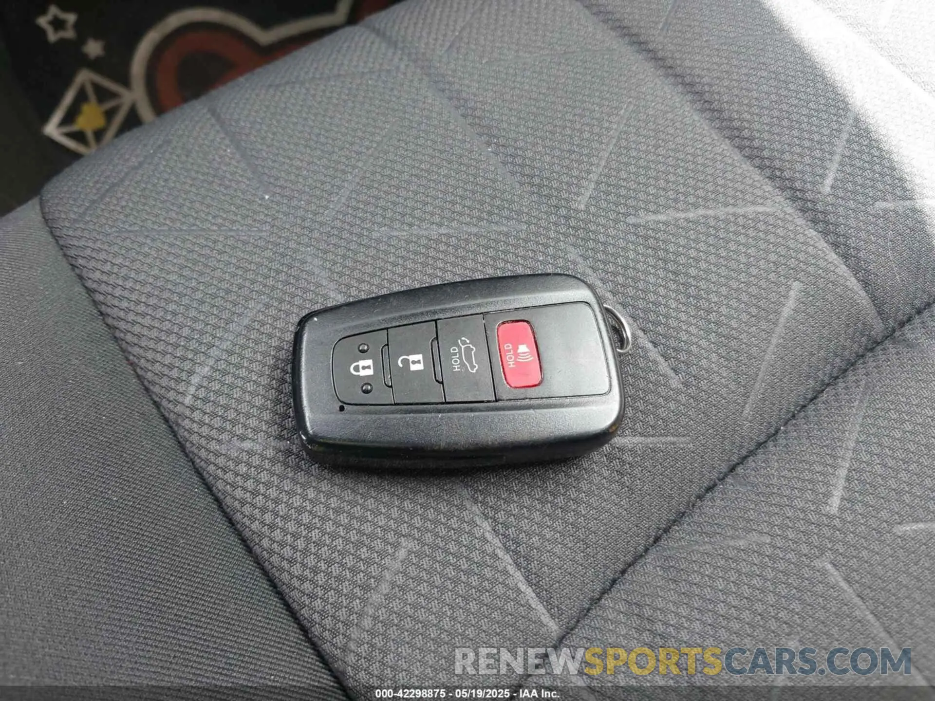 11 Фотография поврежденного автомобиля JTMW1RFV8KD032916 TOYOTA RAV4 2019