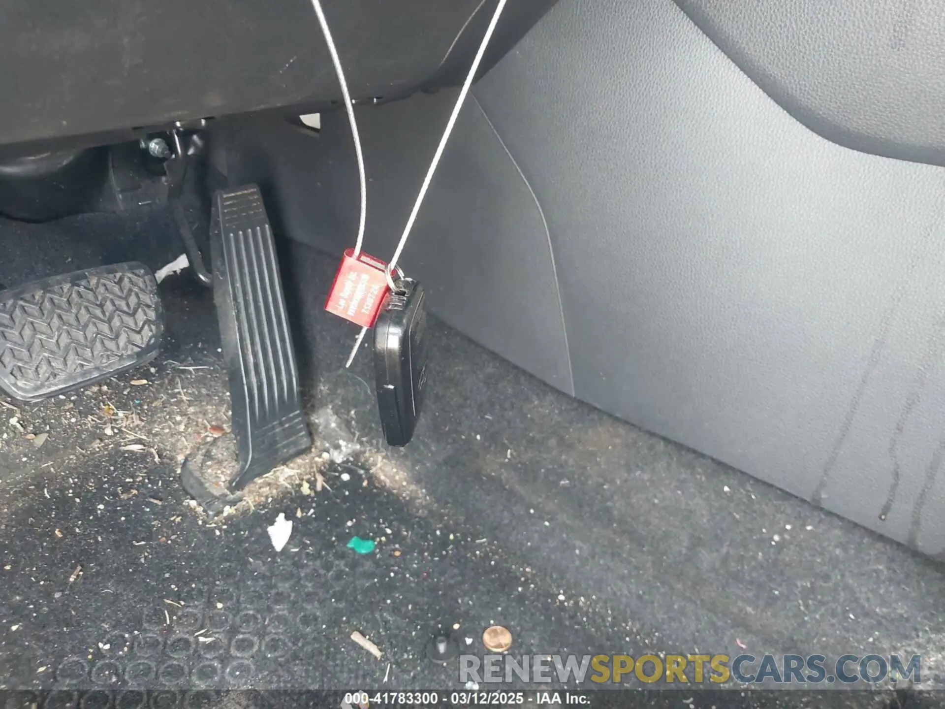 11 Photograph of a damaged car JTMW1RFV8KD034763 TOYOTA RAV4 2019
