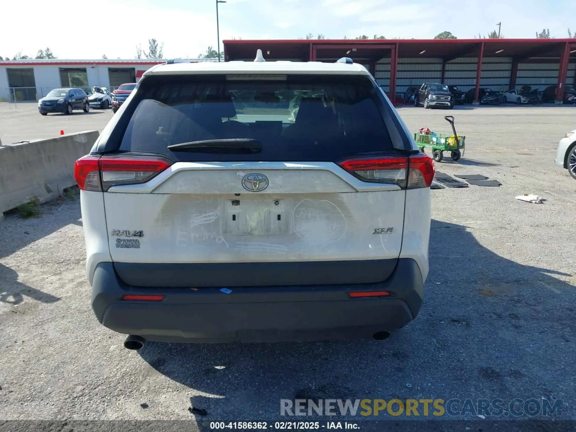 15 Фотография поврежденного автомобиля JTMW1RFV8KD502118 TOYOTA RAV4 2019