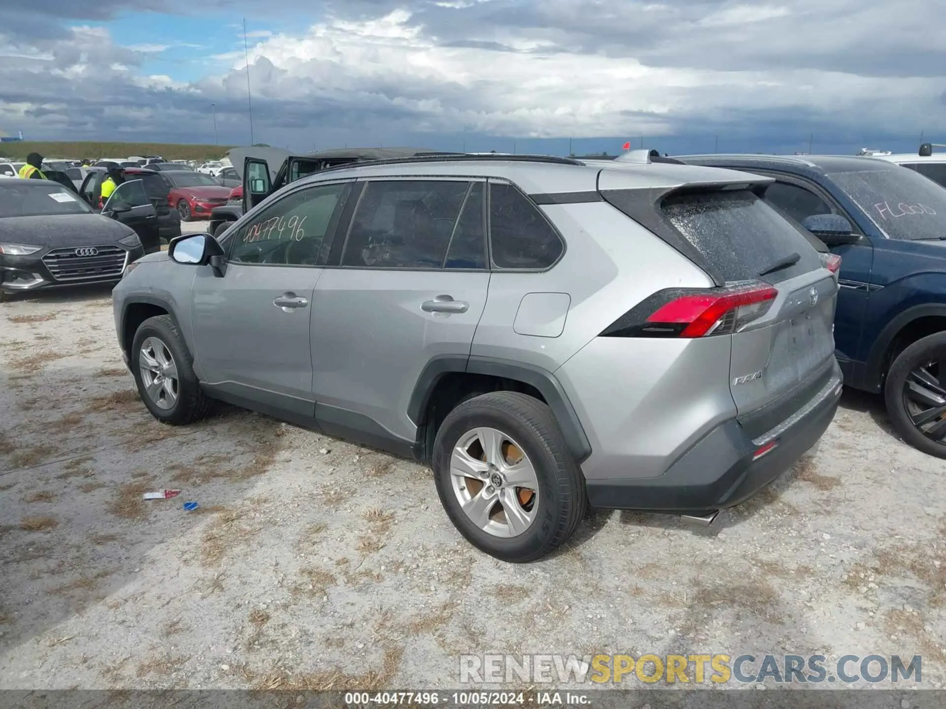 3 Фотография поврежденного автомобиля JTMW1RFV8KJ011680 TOYOTA RAV4 2019