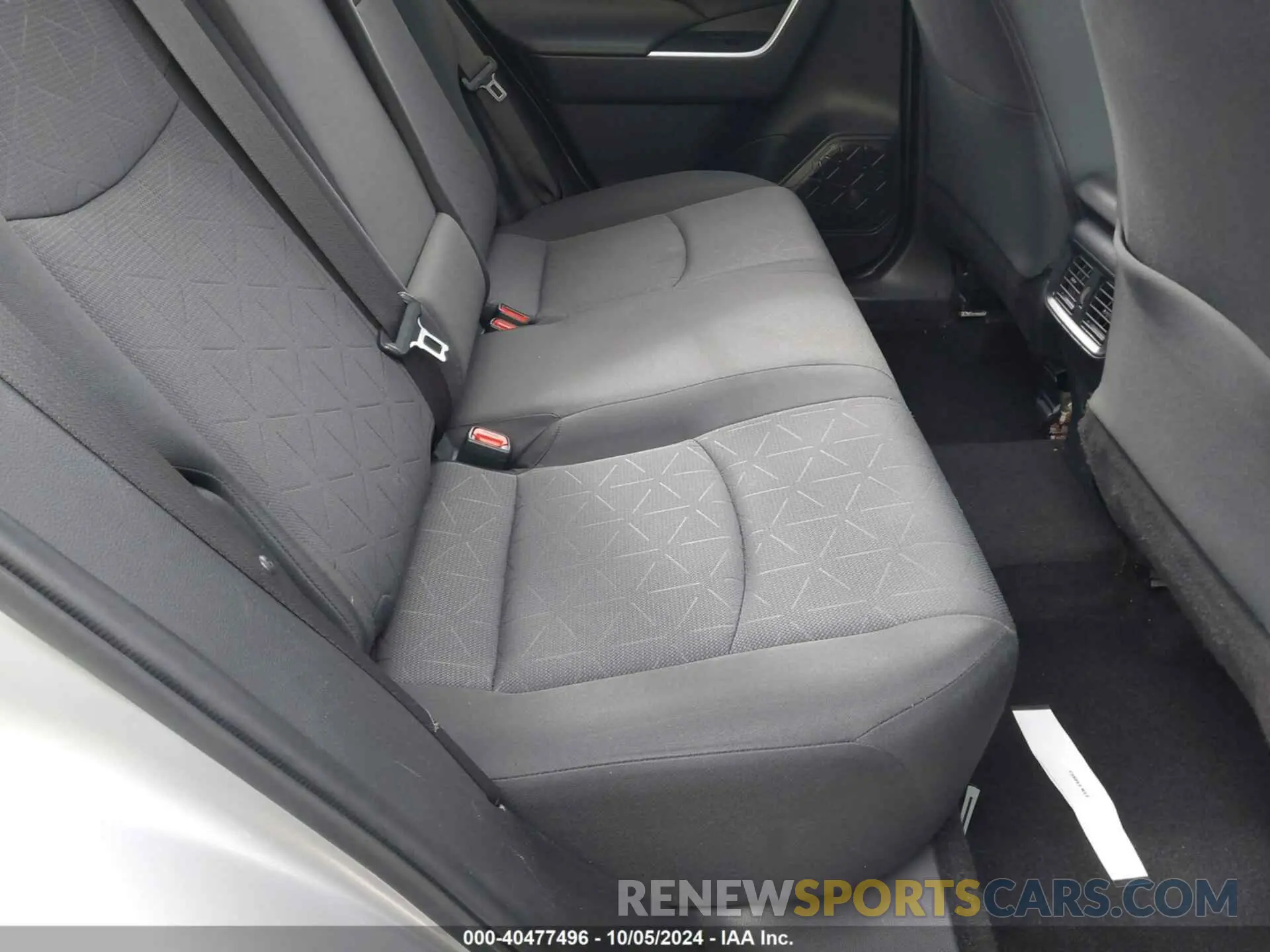 8 Фотография поврежденного автомобиля JTMW1RFV8KJ011680 TOYOTA RAV4 2019