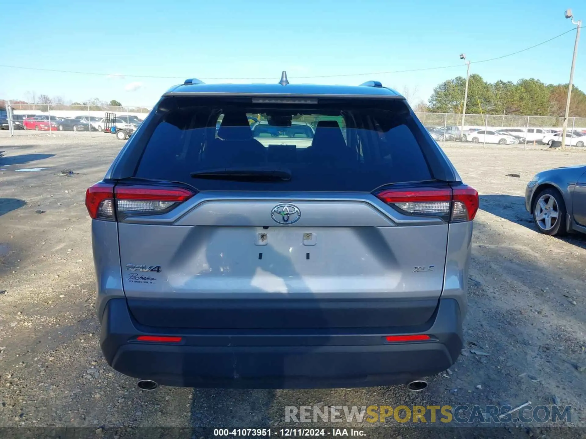 16 Photograph of a damaged car JTMW1RFV9KD016966 TOYOTA RAV4 2019
