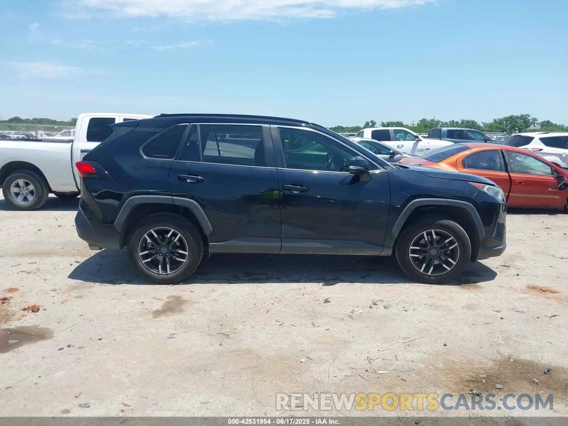 13 Photograph of a damaged car JTMW1RFV9KD508137 TOYOTA RAV4 2019