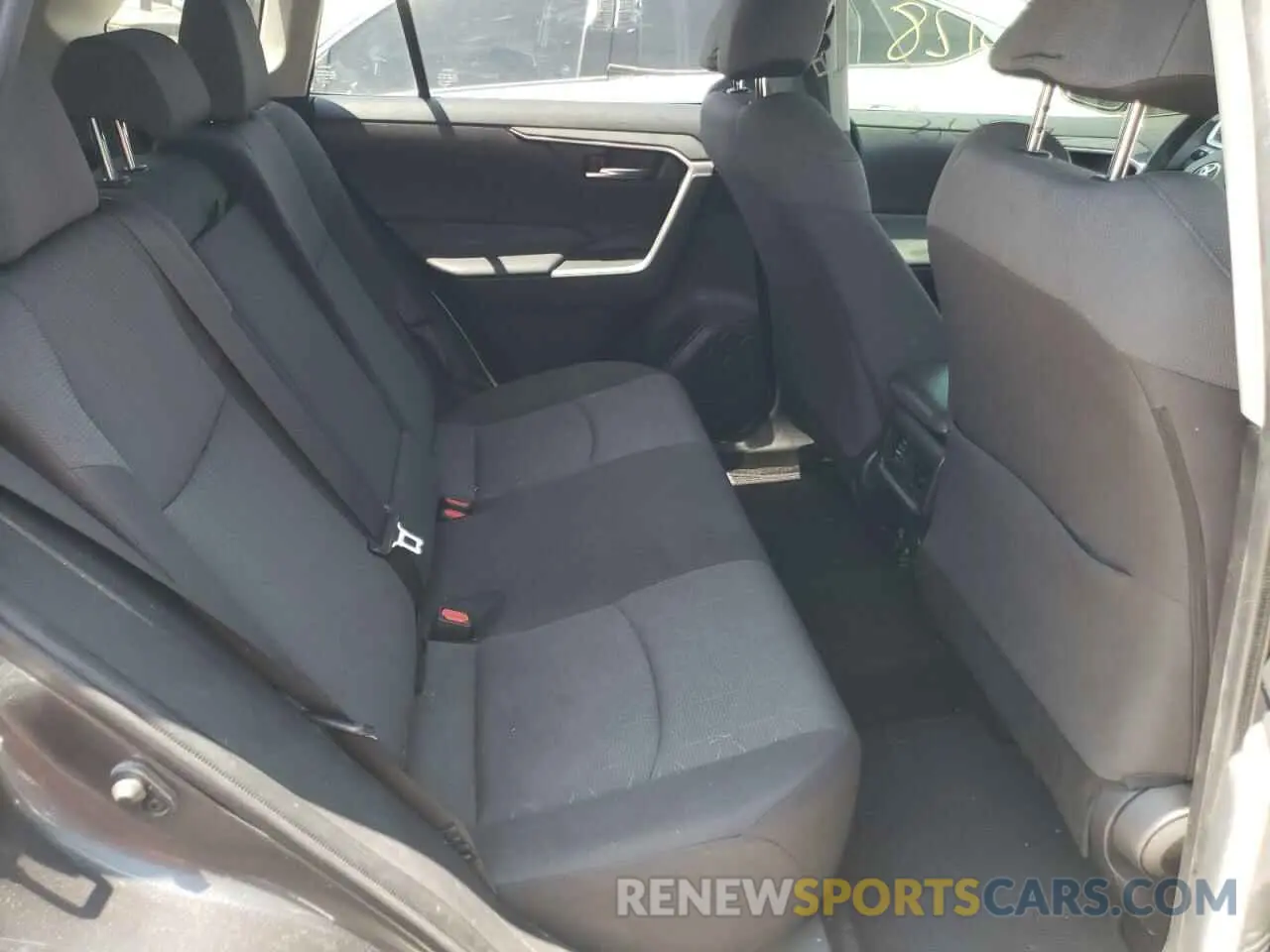 6 Photograph of a damaged car JTMW1RFVXKD008326 TOYOTA RAV4 2019