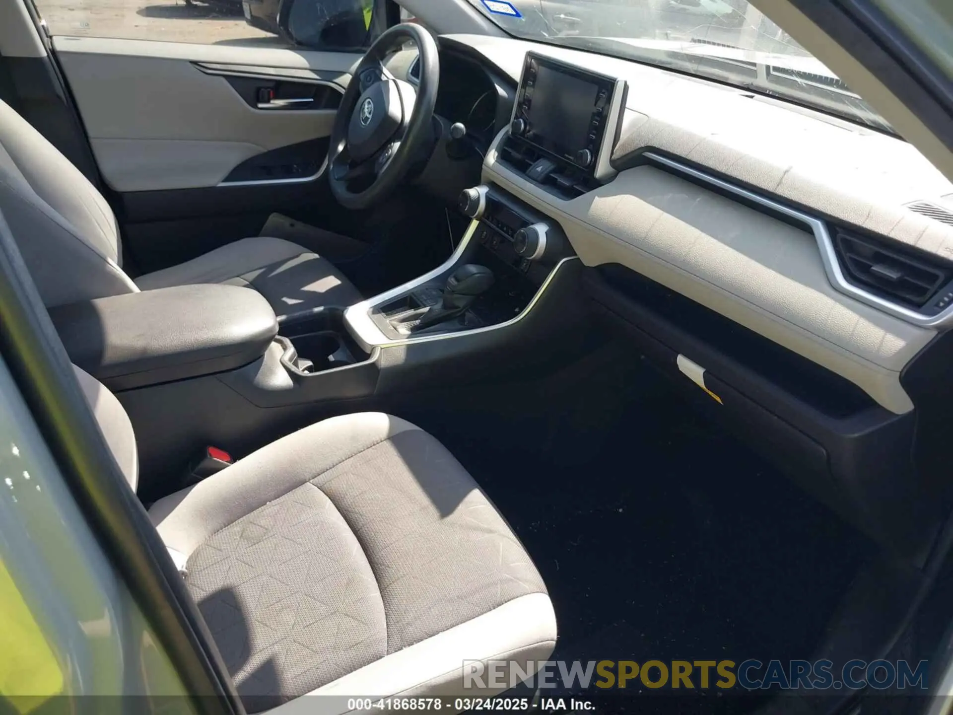 5 Photograph of a damaged car JTMW1RFVXKD035994 TOYOTA RAV4 2019