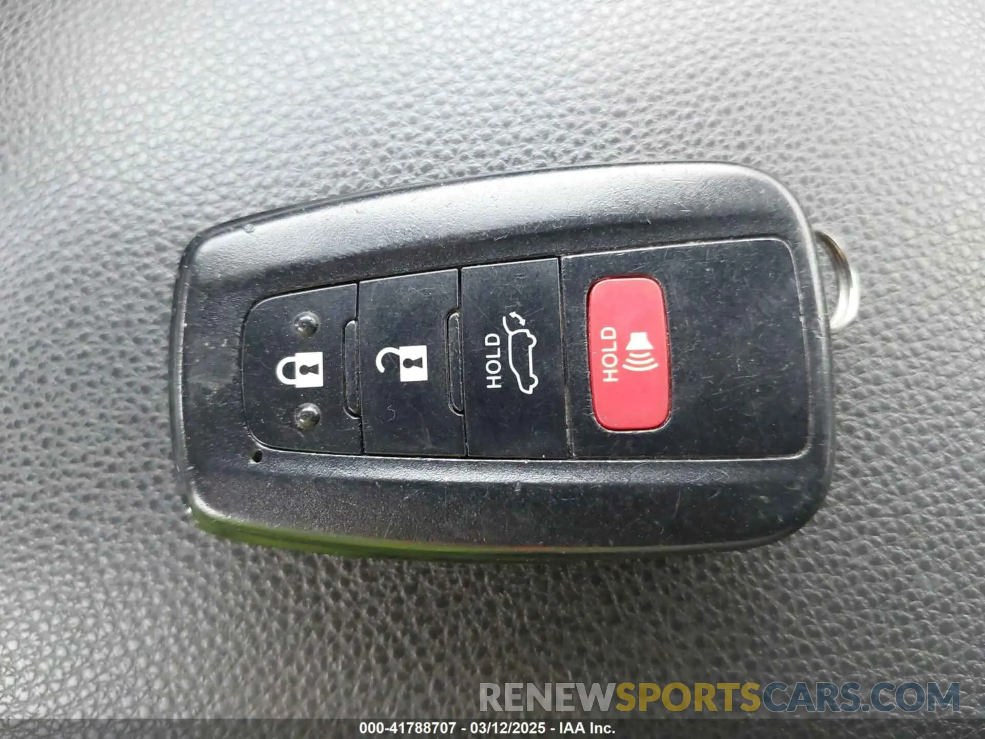 11 Photograph of a damaged car JTMW1RFVXKD502802 TOYOTA RAV4 2019