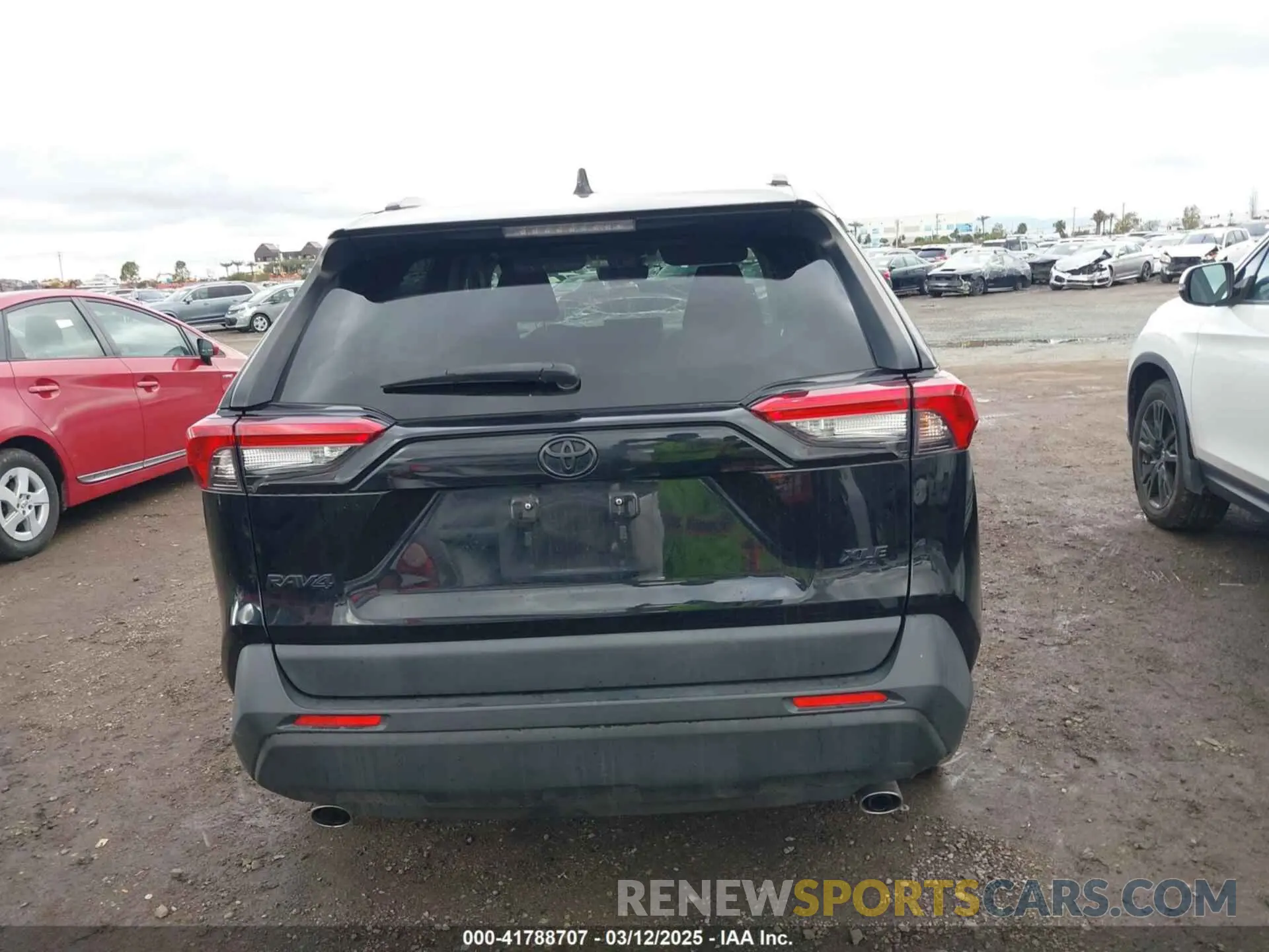 16 Photograph of a damaged car JTMW1RFVXKD502802 TOYOTA RAV4 2019