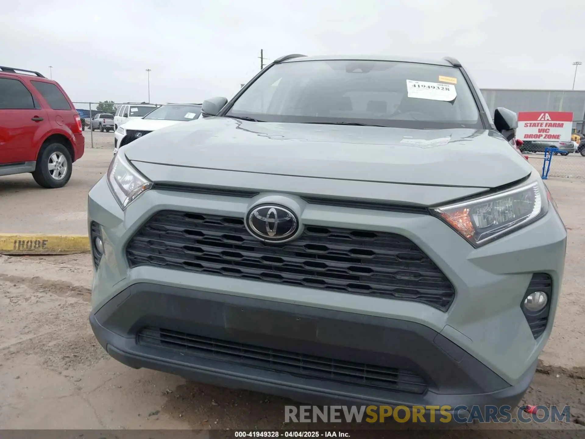 12 Фотография поврежденного автомобиля JTMW1RFVXKD505425 TOYOTA RAV4 2019